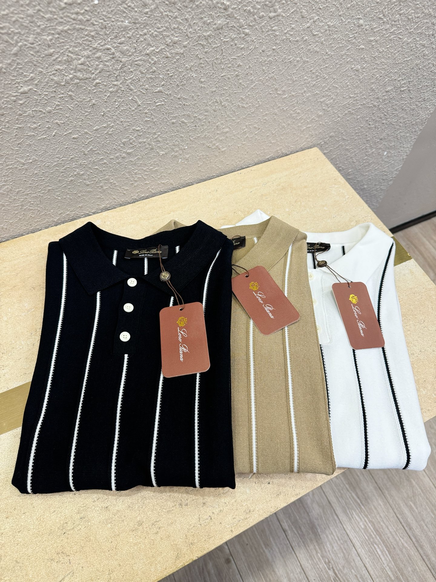 loro Piana诺悠翩雅 专柜新品，原版牛仔裤 原版重工打造，品牌经典lOGO设计，三标齐全！原版五