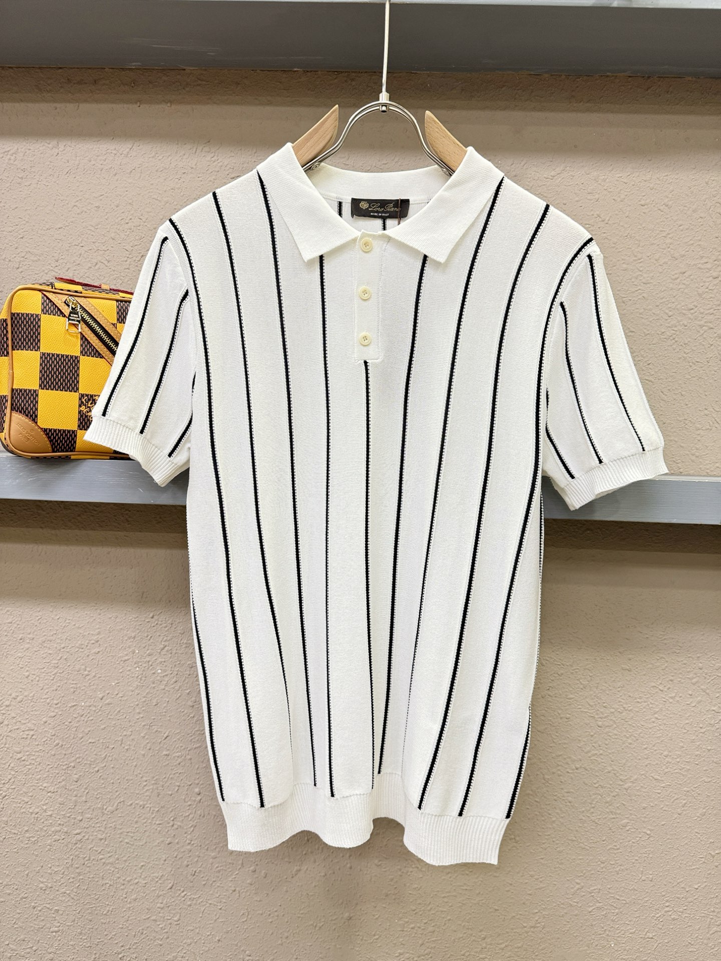 loro Piana诺悠翩雅 专柜新品，原版牛仔裤 原版重工打造，品牌经典lOGO设计，三标齐全！原版五
