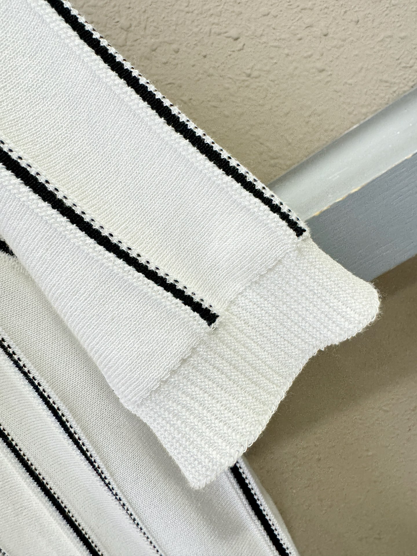 loro Piana诺悠翩雅 专柜新品，原版牛仔裤 原版重工打造，品牌经典lOGO设计，三标齐全！原版五
