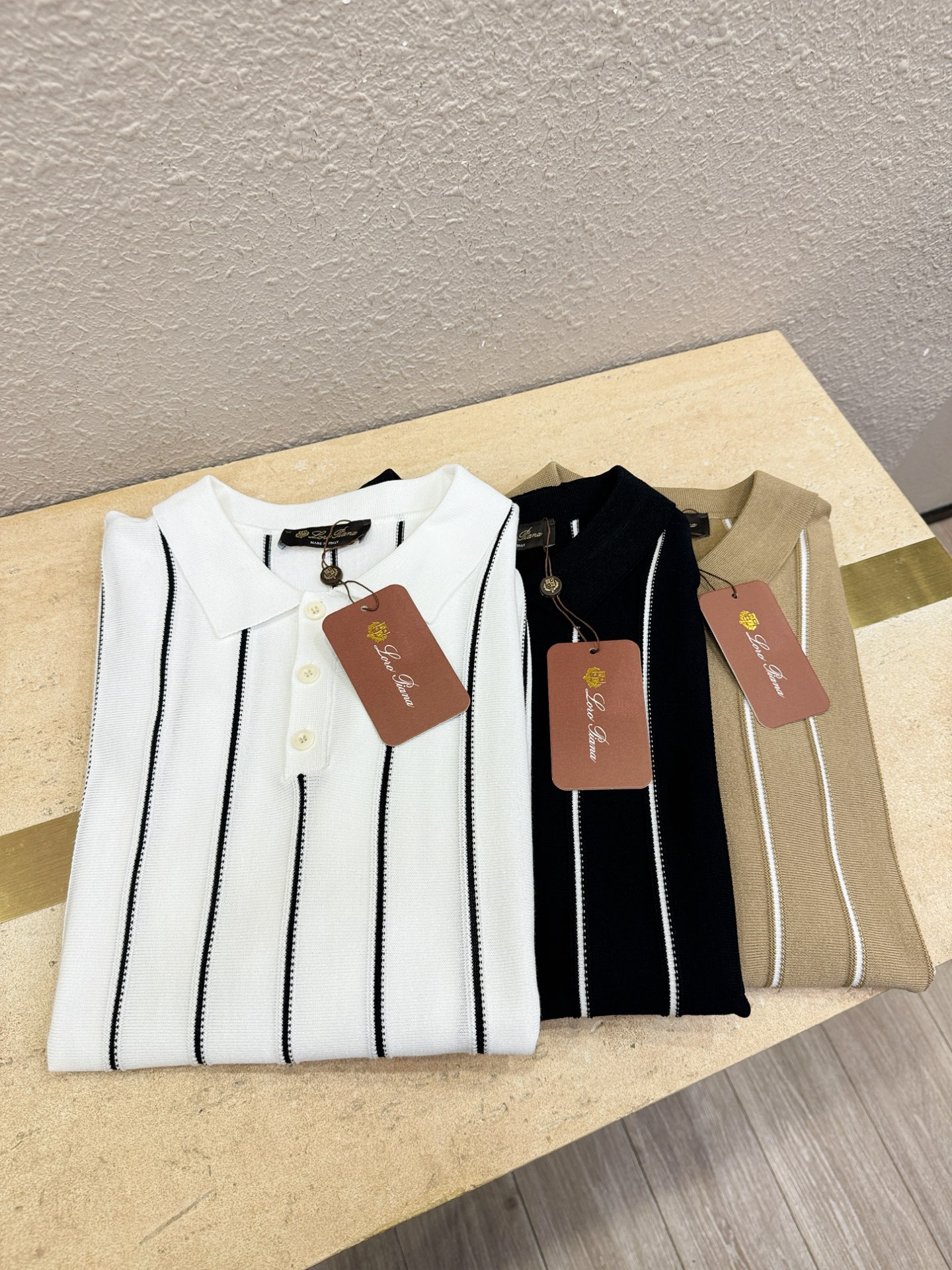 loro Piana诺悠翩雅 专柜新品，原版牛仔裤 原版重工打造，品牌经典lOGO设计，三标齐全！原版五