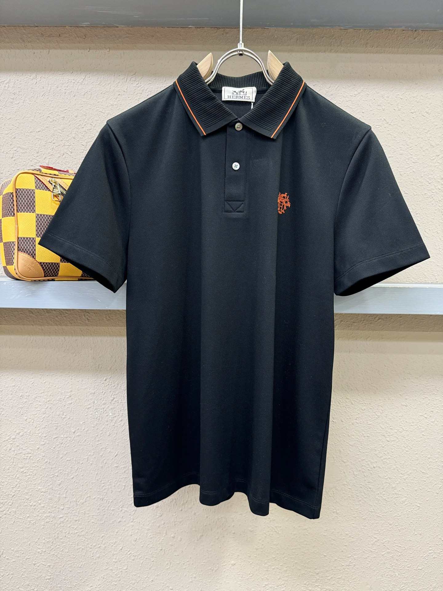 Hermès爱马仕 2026春夏新款首发专柜最新款翻领短袖，100%双丝光珠地棉面料，高端订制 设计前卫