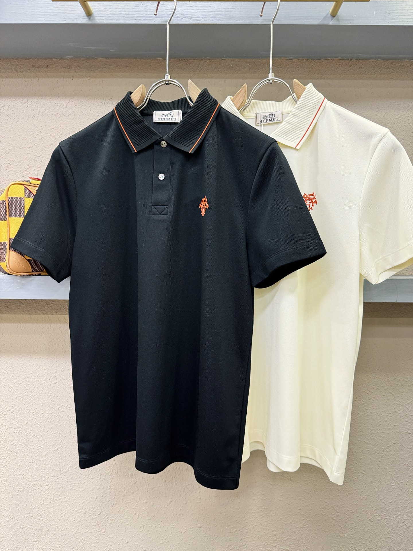 Hermès爱马仕 2026春夏新款首发专柜最新款翻领短袖，100%双丝光珠地棉面料，高端订制 设计前卫
