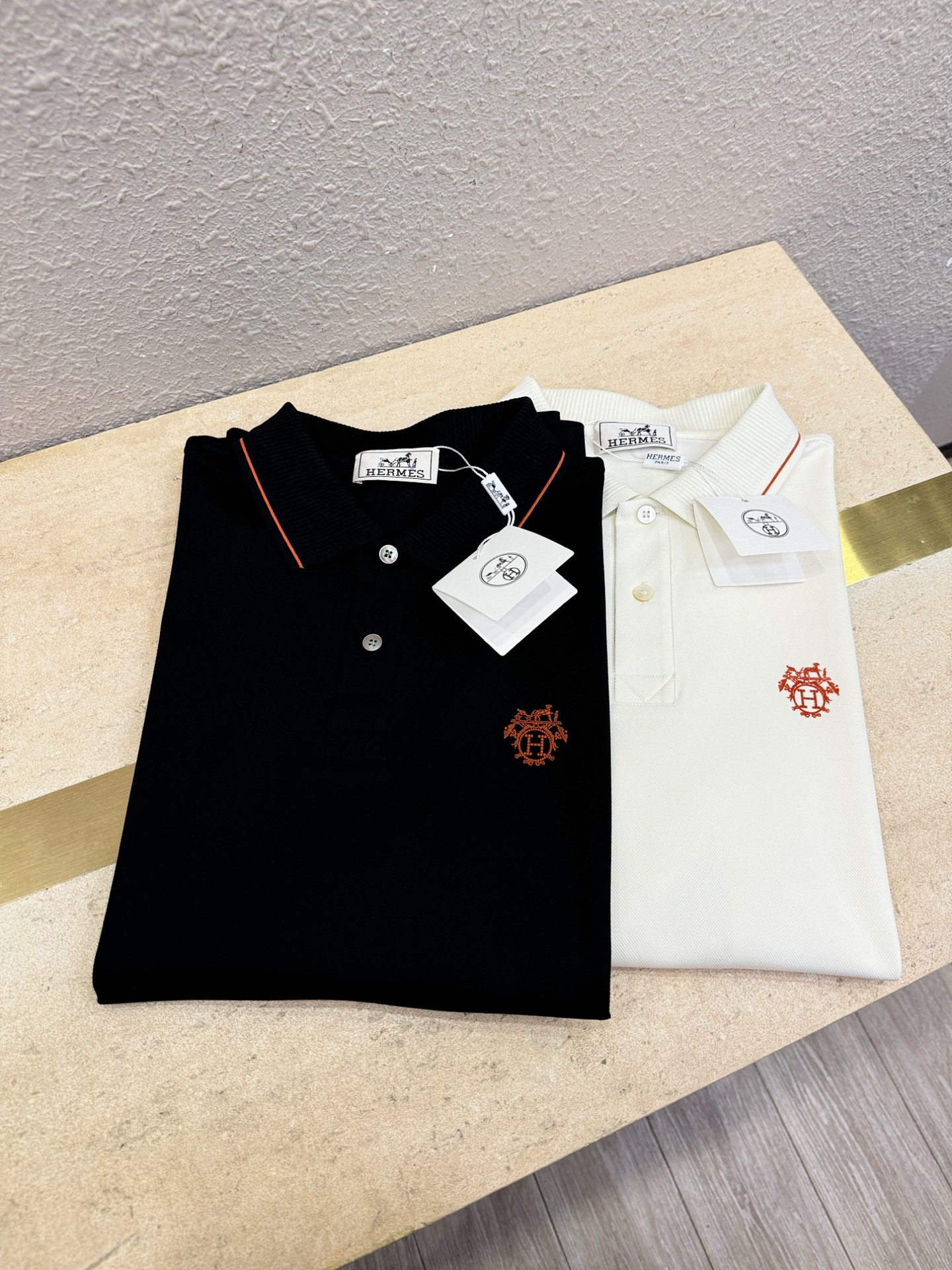 Hermès爱马仕 2026春夏新款首发专柜最新款翻领短袖，100%双丝光珠地棉面料，高端订制 设计前卫