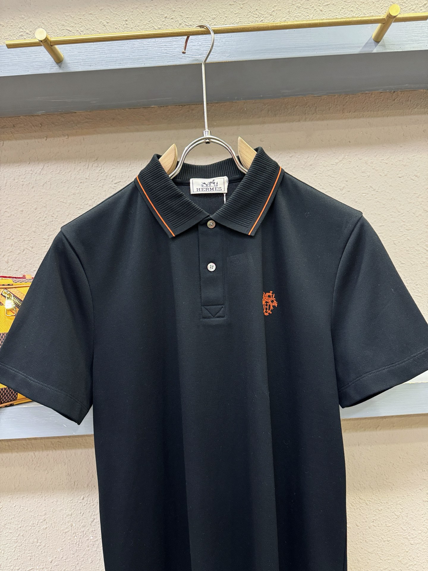 Hermès爱马仕 2026春夏新款首发专柜最新款翻领短袖，100%双丝光珠地棉面料，高端订制 设计前卫