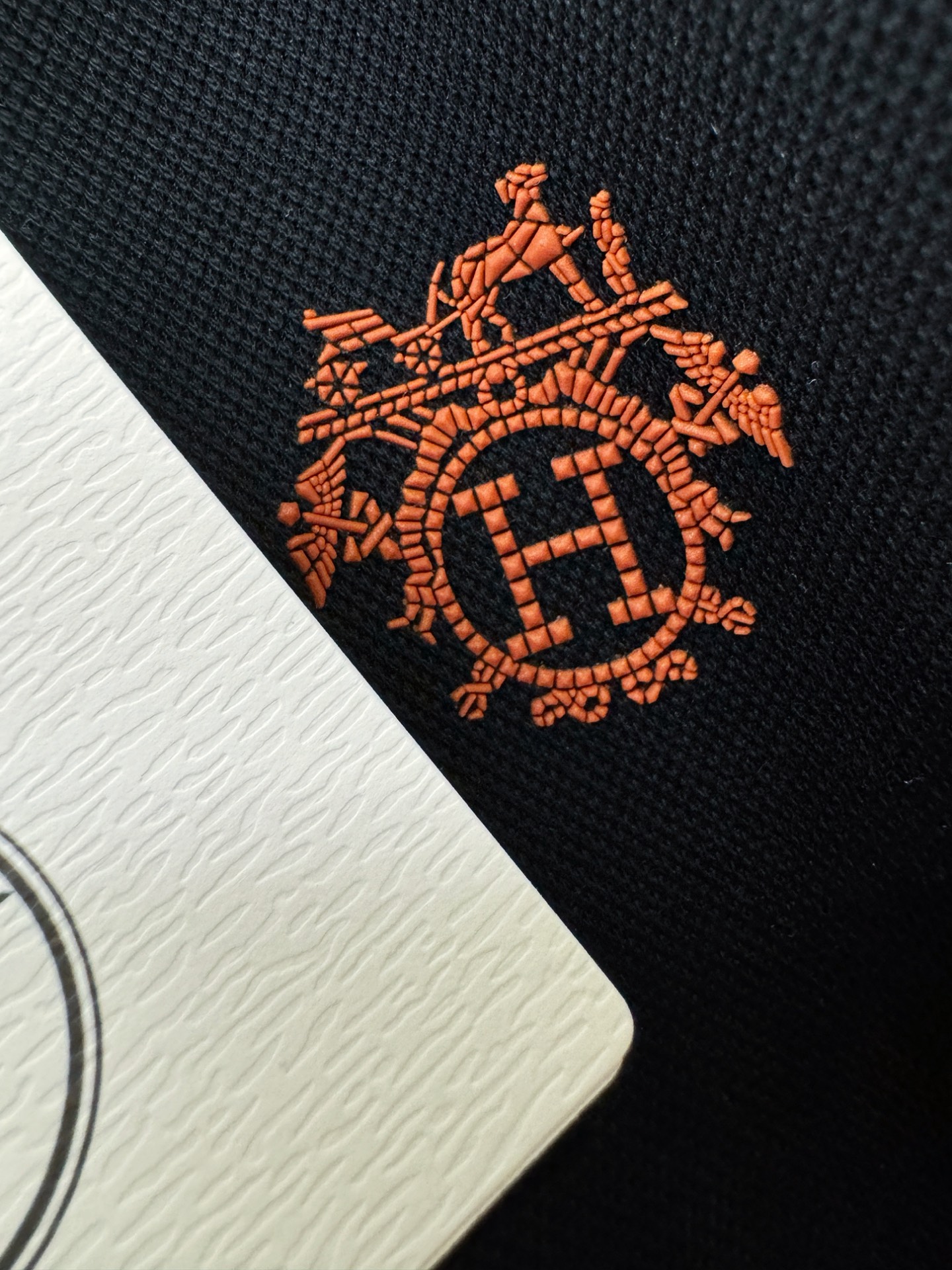 Hermès爱马仕 2026春夏新款首发专柜最新款翻领短袖，100%双丝光珠地棉面料，高端订制 设计前卫