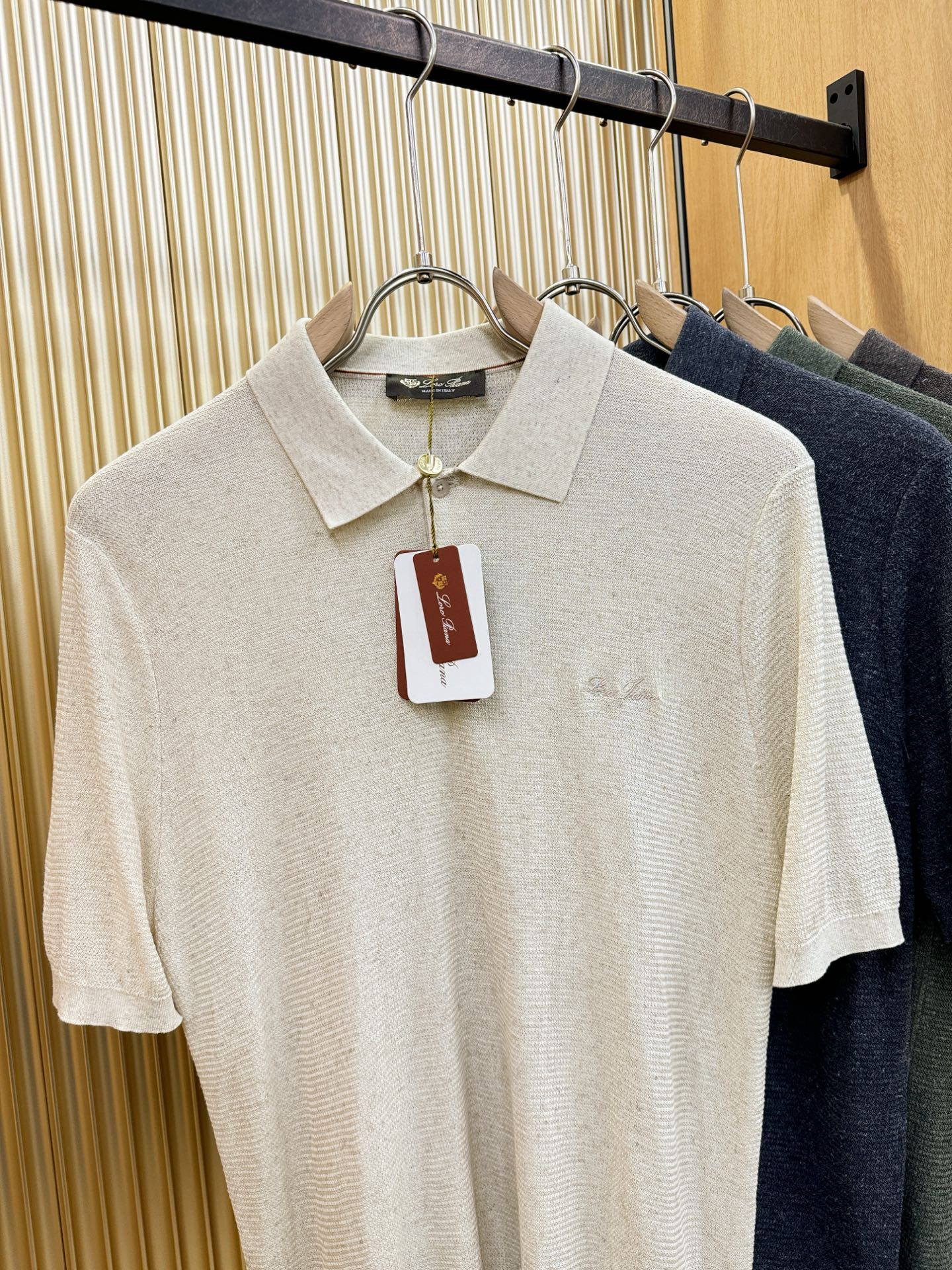 loro Piana诺悠翩雅 2026春夏新品针织短袖，进口针织面料，手感柔软。顶级进口私货，时尚设计潮