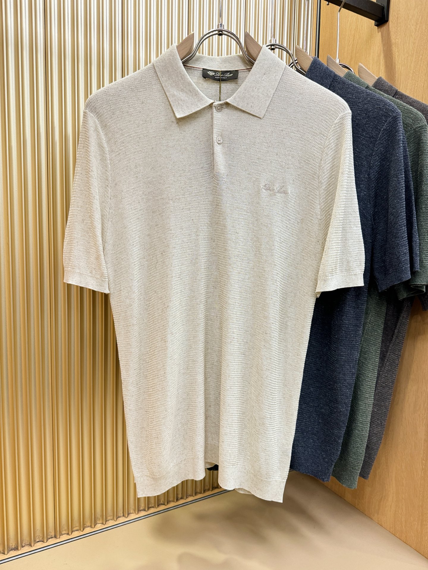 loro Piana诺悠翩雅 2026春夏新品针织短袖，进口针织面料，手感柔软。顶级进口私货，时尚设计潮
