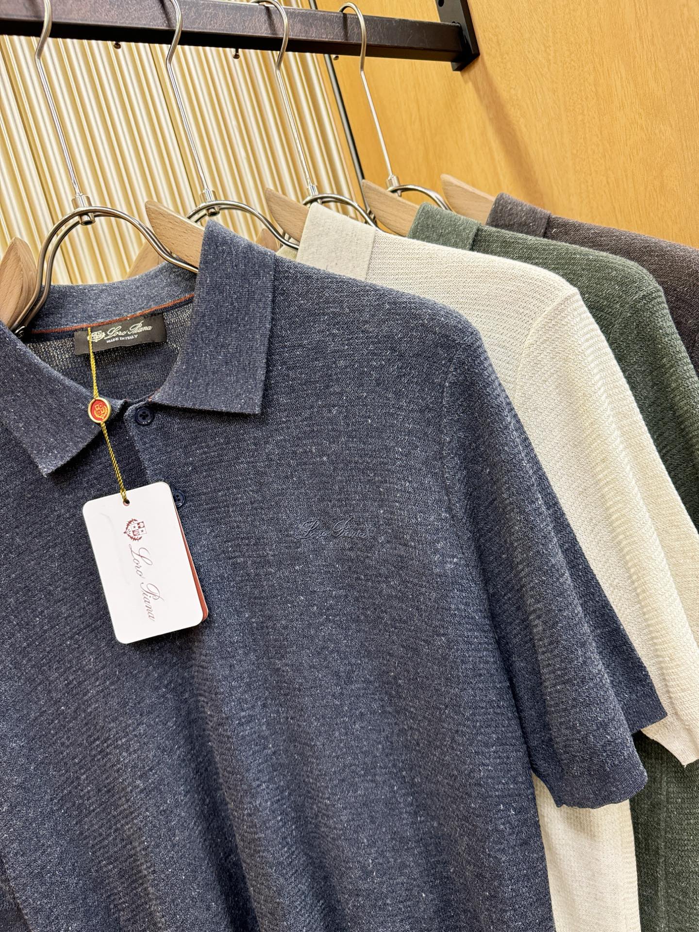 loro Piana诺悠翩雅 2026春夏新品针织短袖，进口针织面料，手感柔软。顶级进口私货，时尚设计潮