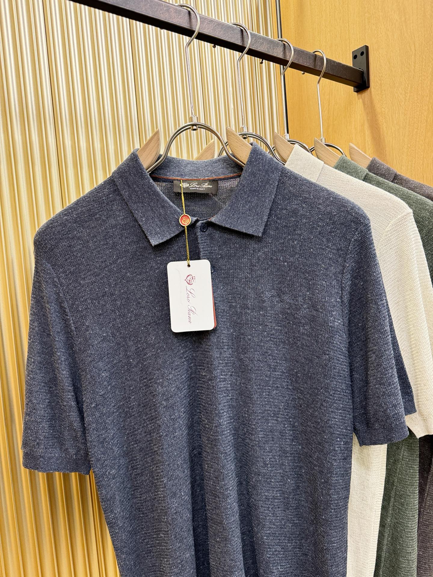 loro Piana诺悠翩雅 2026春夏新品针织短袖，进口针织面料，手感柔软。顶级进口私货，时尚设计潮