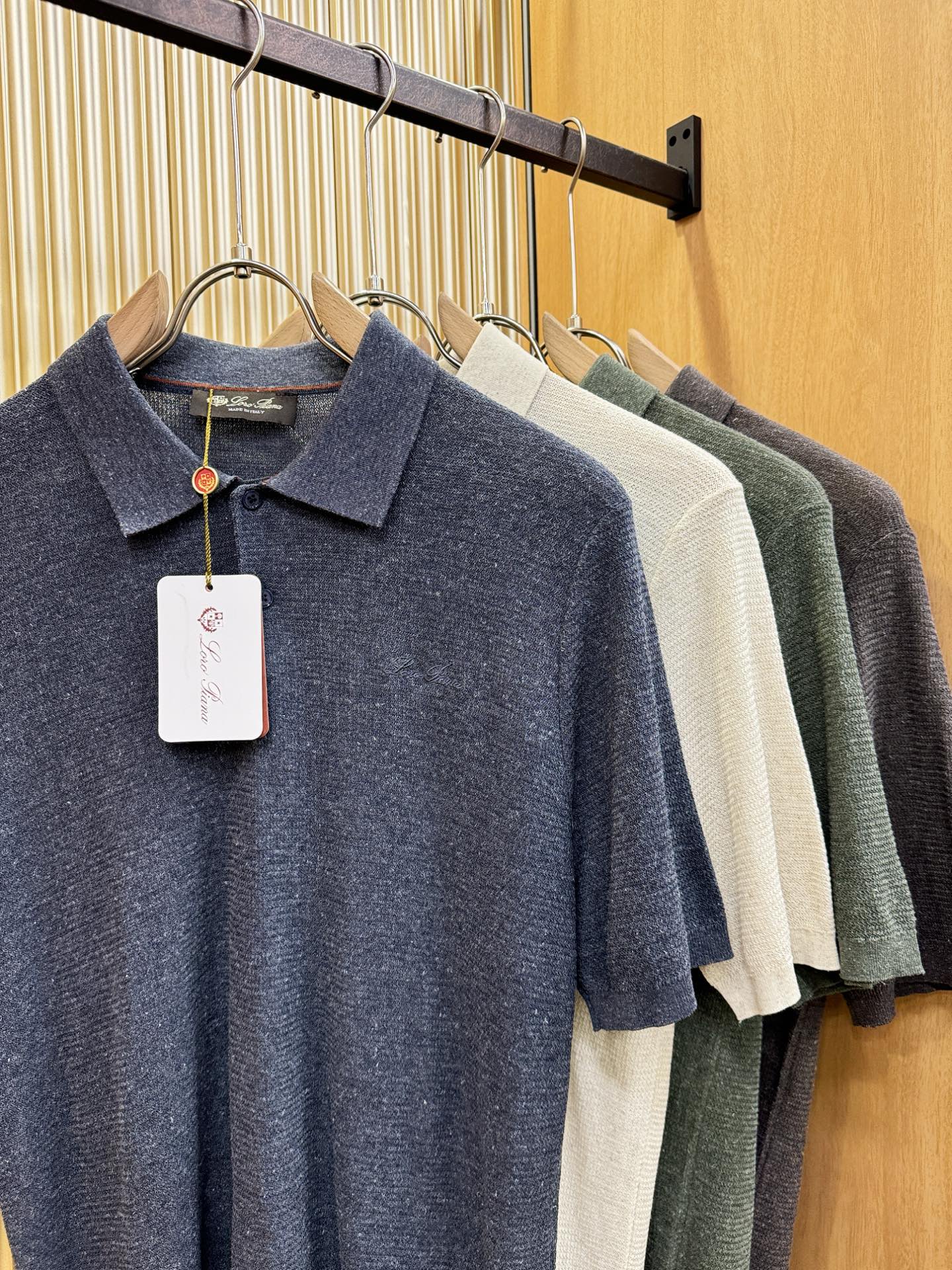 loro Piana诺悠翩雅 2026春夏新品针织短袖，进口针织面料，手感柔软。顶级进口私货，时尚设计潮