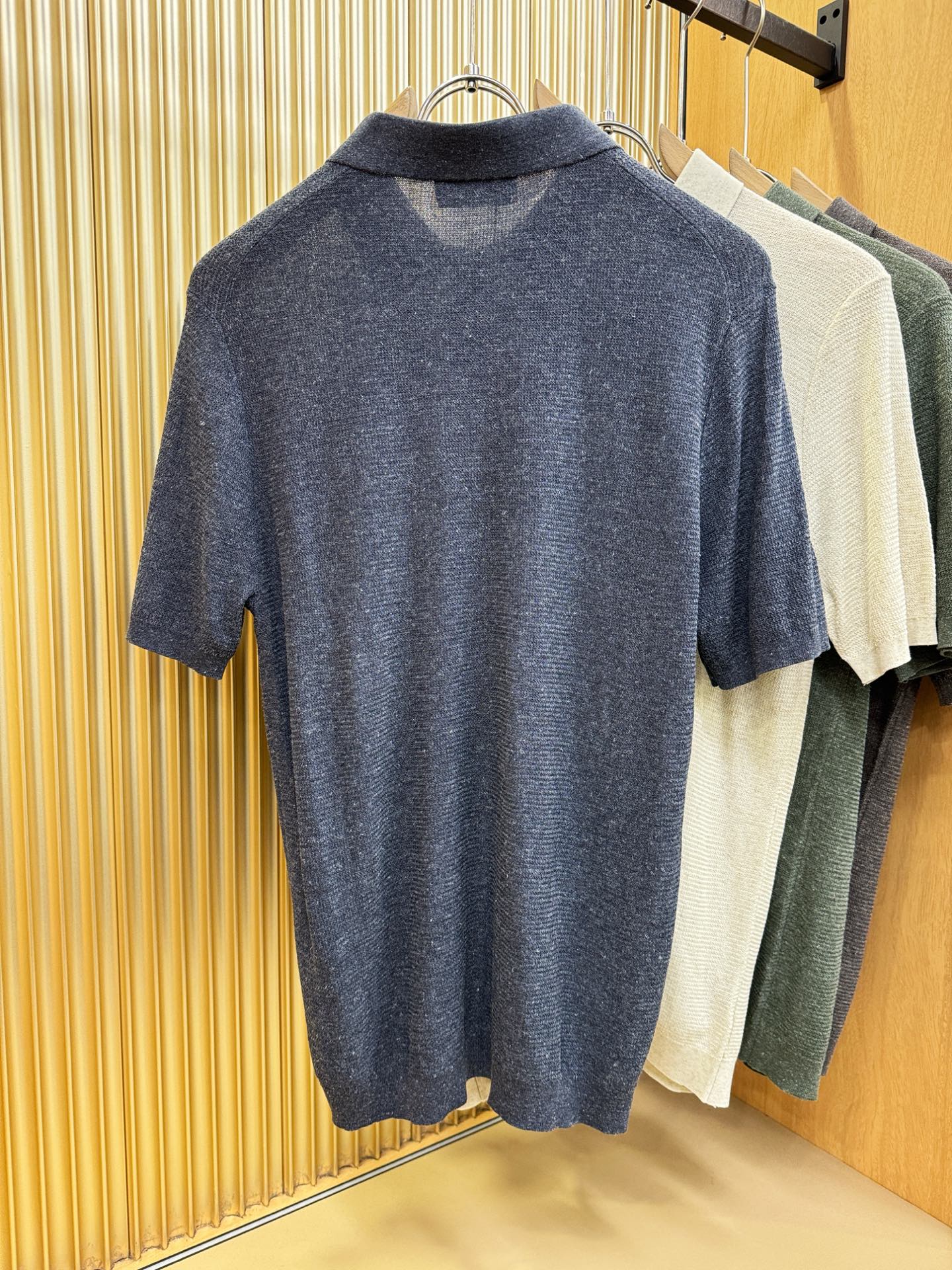 loro Piana诺悠翩雅 2026春夏新品针织短袖，进口针织面料，手感柔软。顶级进口私货，时尚设计潮