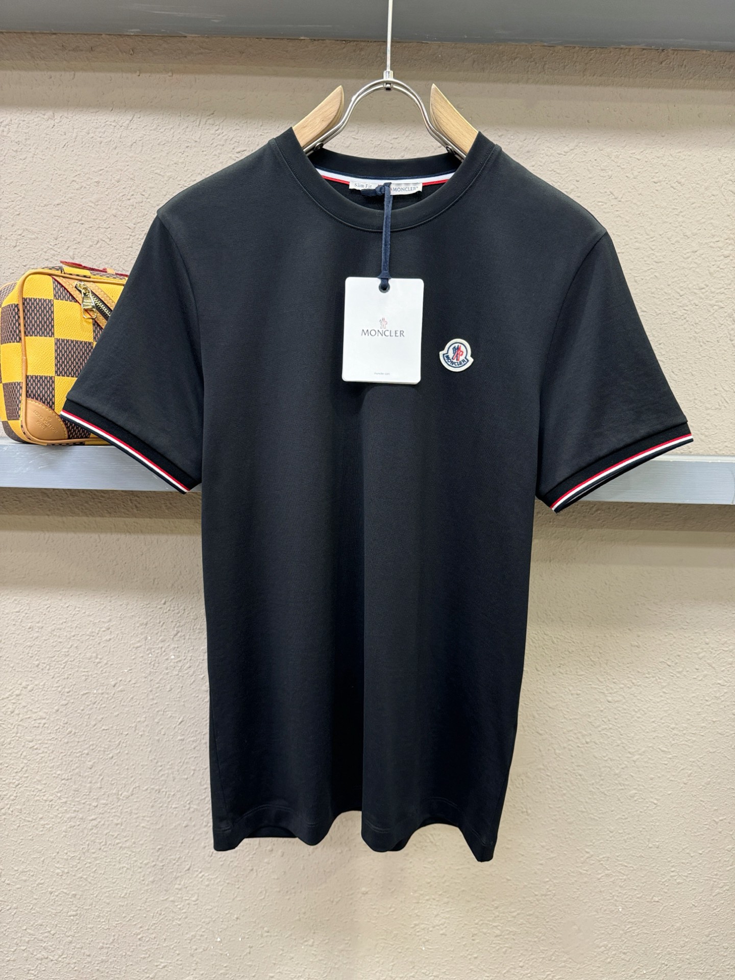 Moncler蒙口 2026新款短袖T恤！走秀图案时尚休闲短袖T恤衫！设计logo设计！极具设计精选客供