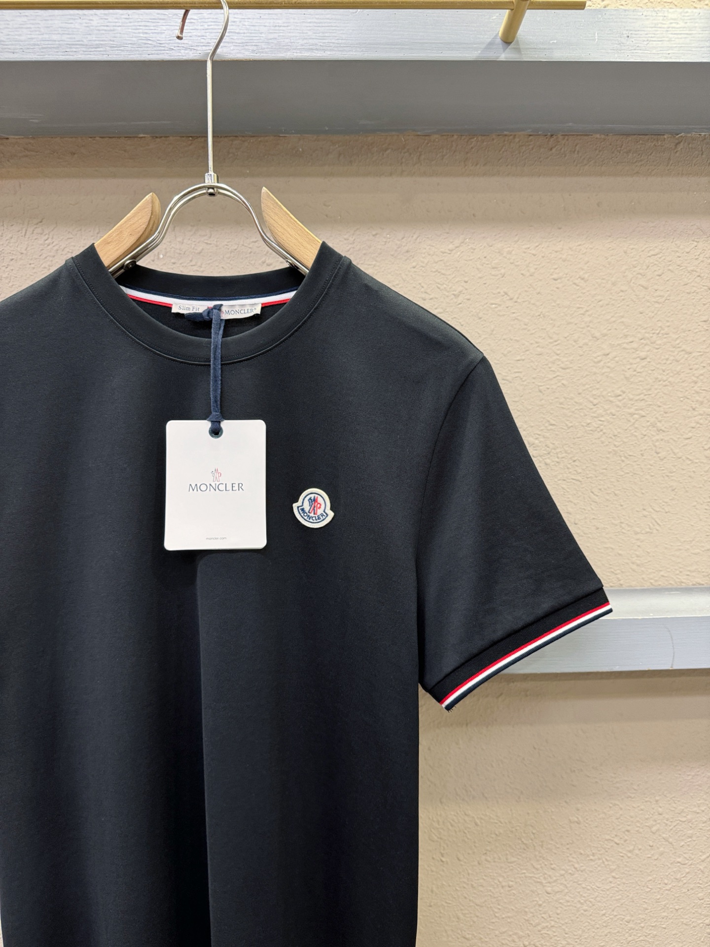 Moncler蒙口 2026新款短袖T恤！走秀图案时尚休闲短袖T恤衫！设计logo设计！极具设计精选客供