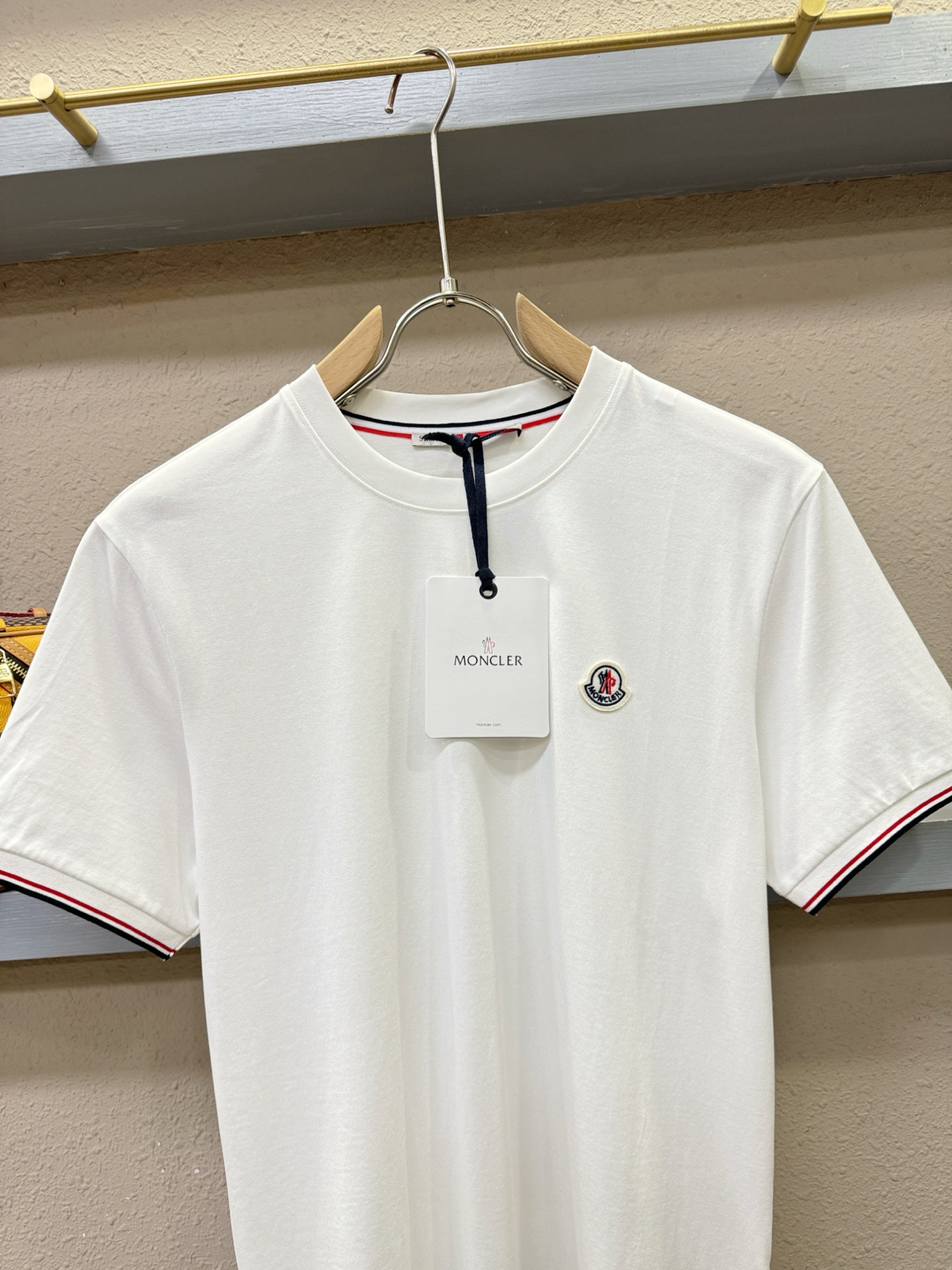 Moncler蒙口 2026新款短袖T恤！走秀图案时尚休闲短袖T恤衫！设计logo设计！极具设计精选客供