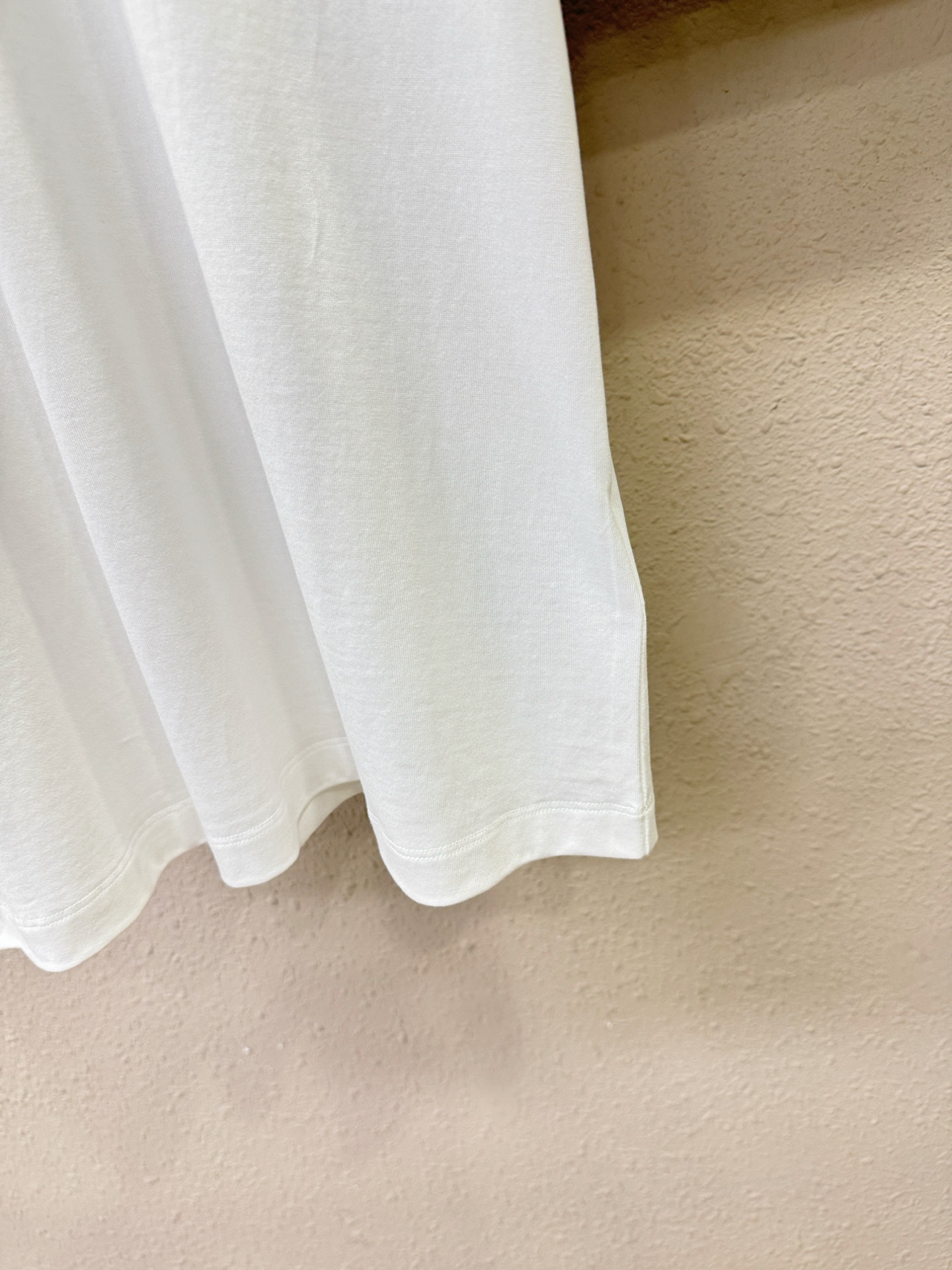 Moncler蒙口 2026新款短袖T恤！走秀图案时尚休闲短袖T恤衫！设计logo设计！极具设计精选客供