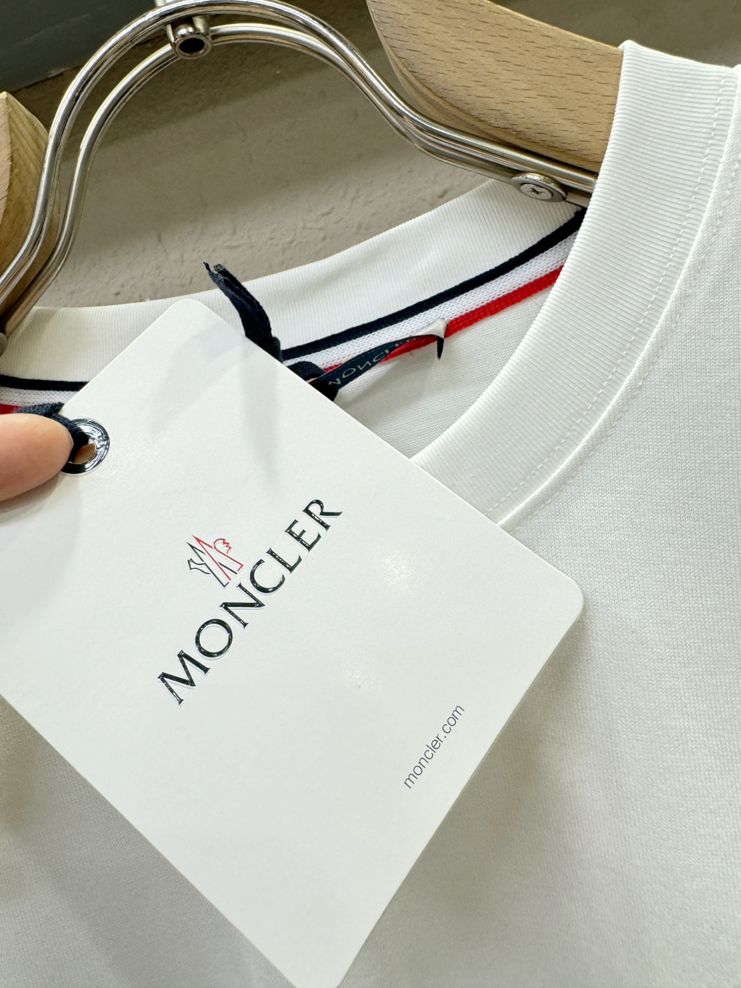 Moncler蒙口 2026新款短袖T恤！走秀图案时尚休闲短袖T恤衫！设计logo设计！极具设计精选客供