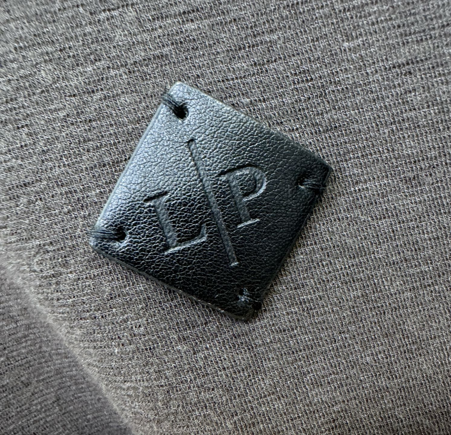 loro Piana诺悠翩雅 2026新品短袖！原版定制面料，手感柔软。顶级进口私货，时尚设计潮流短袖，