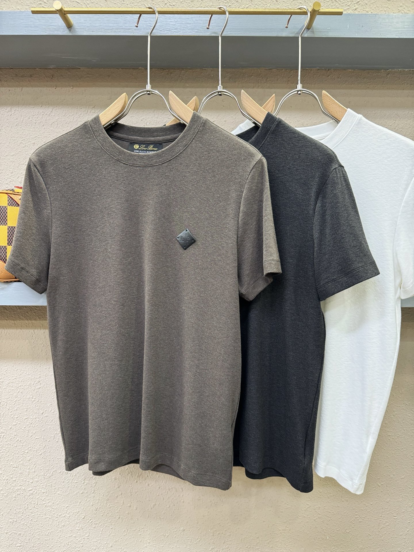 loro Piana诺悠翩雅 2026新品短袖！原版定制面料，手感柔软。顶级进口私货，时尚设计潮流短袖，