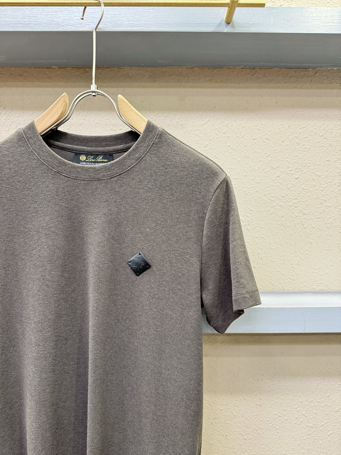 loro Piana诺悠翩雅 2026新品短袖！原版定制面料，手感柔软。顶级进口私货，时尚设计潮流短袖，