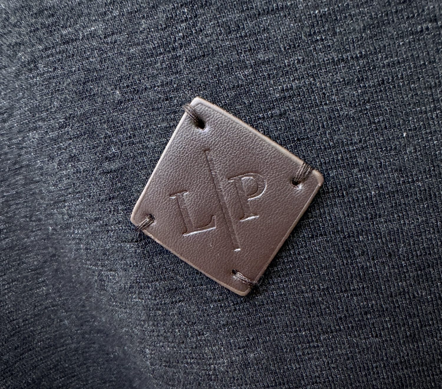 loro Piana诺悠翩雅 2026新品短袖！原版定制面料，手感柔软。顶级进口私货，时尚设计潮流短袖，