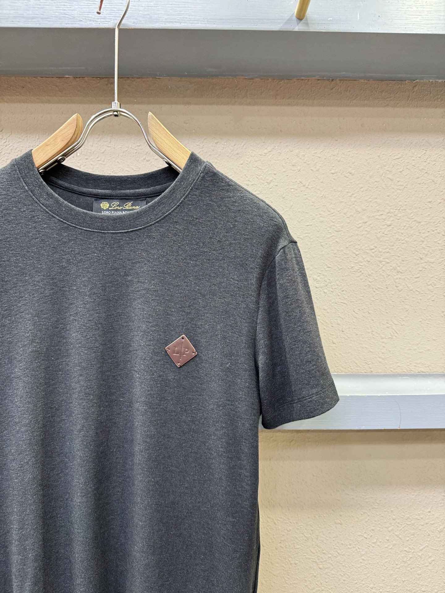 loro Piana诺悠翩雅 2026新品短袖！原版定制面料，手感柔软。顶级进口私货，时尚设计潮流短袖，