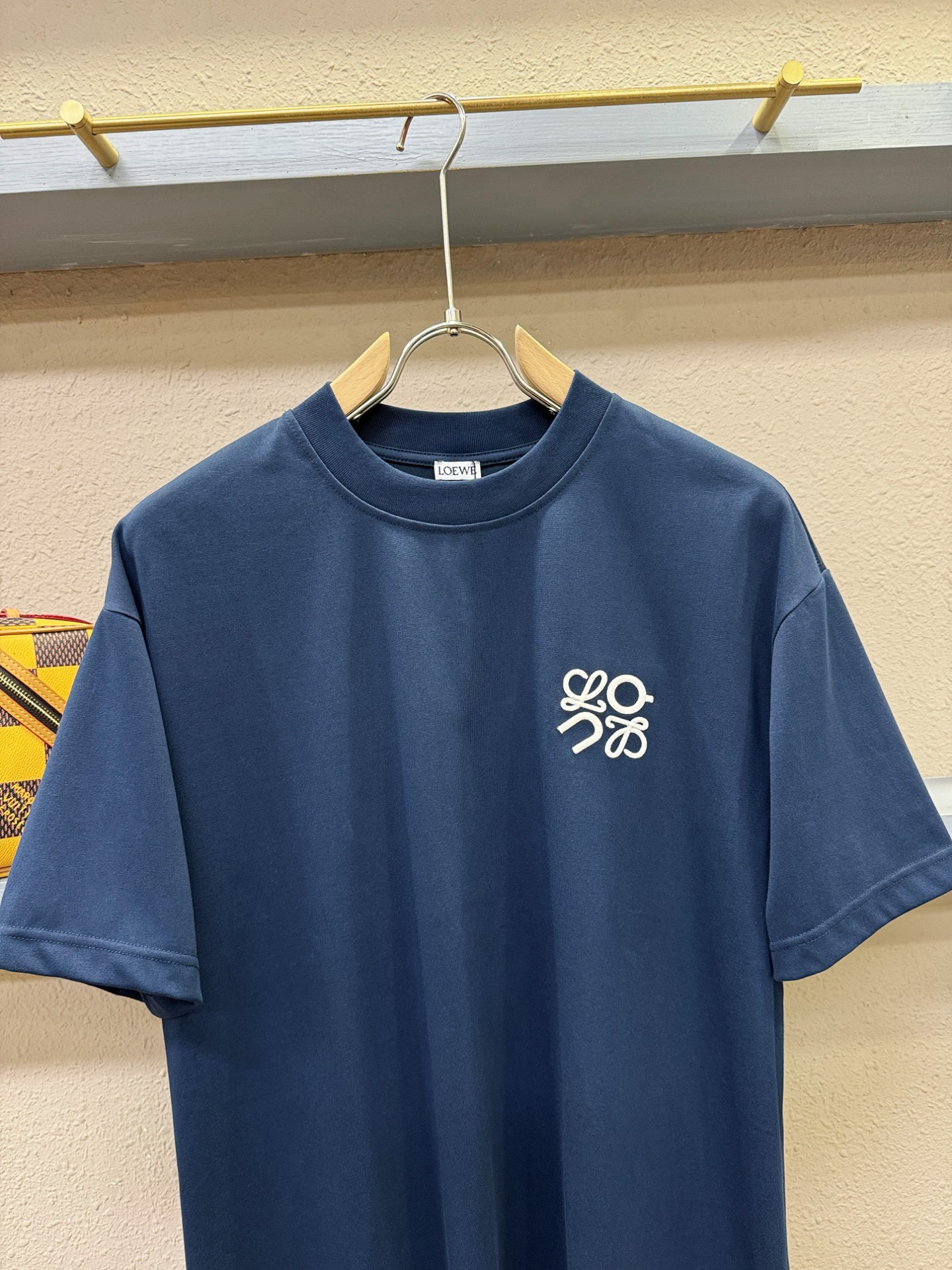 LOEWE罗意威 2026新款短袖T恤！走秀图案时尚休闲短袖T恤衫！设计logo设计！极具设计精选客供面