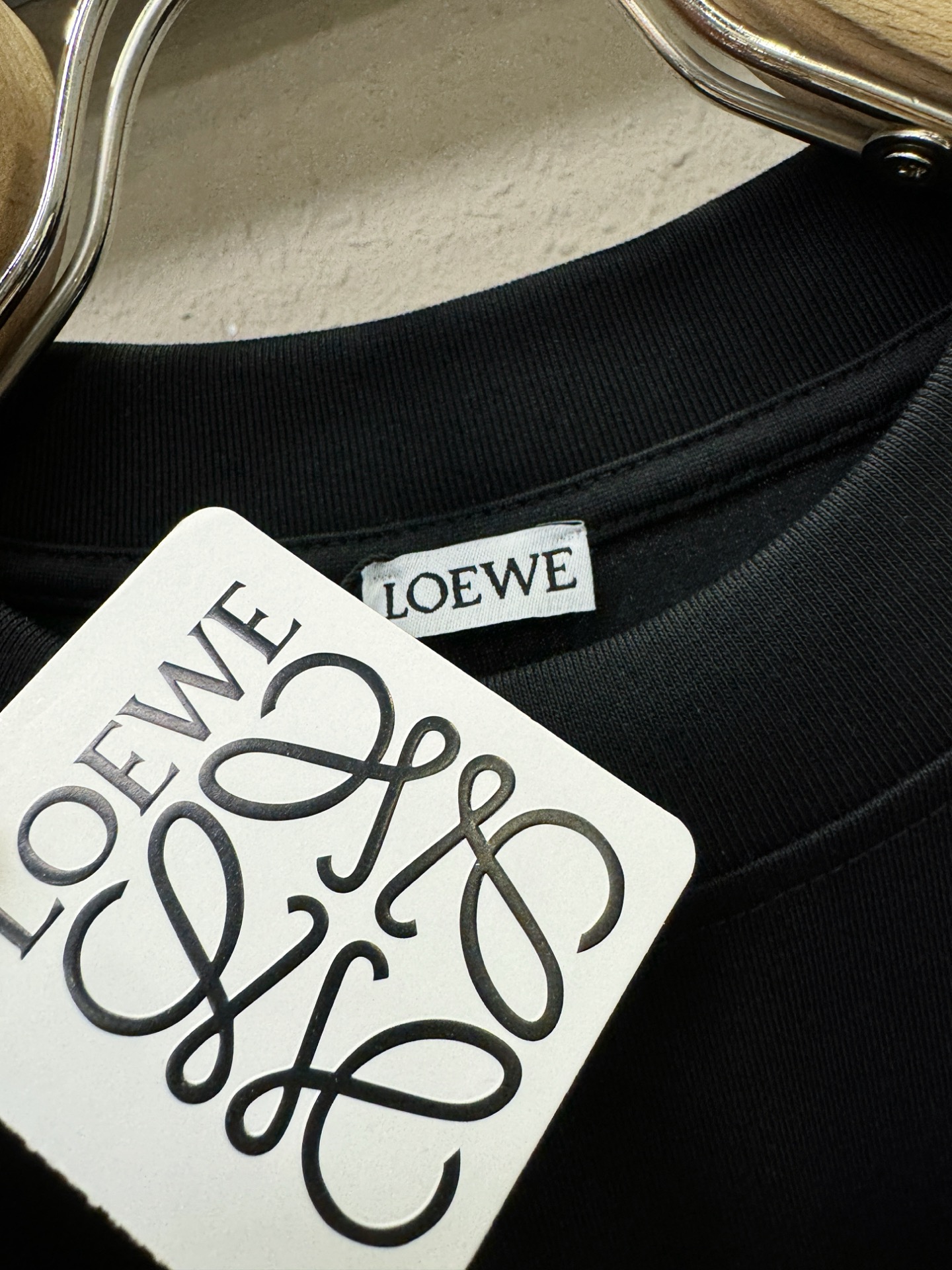 LOEWE罗意威 2026新款短袖T恤！走秀图案时尚休闲短袖T恤衫！设计logo设计！极具设计精选客供面