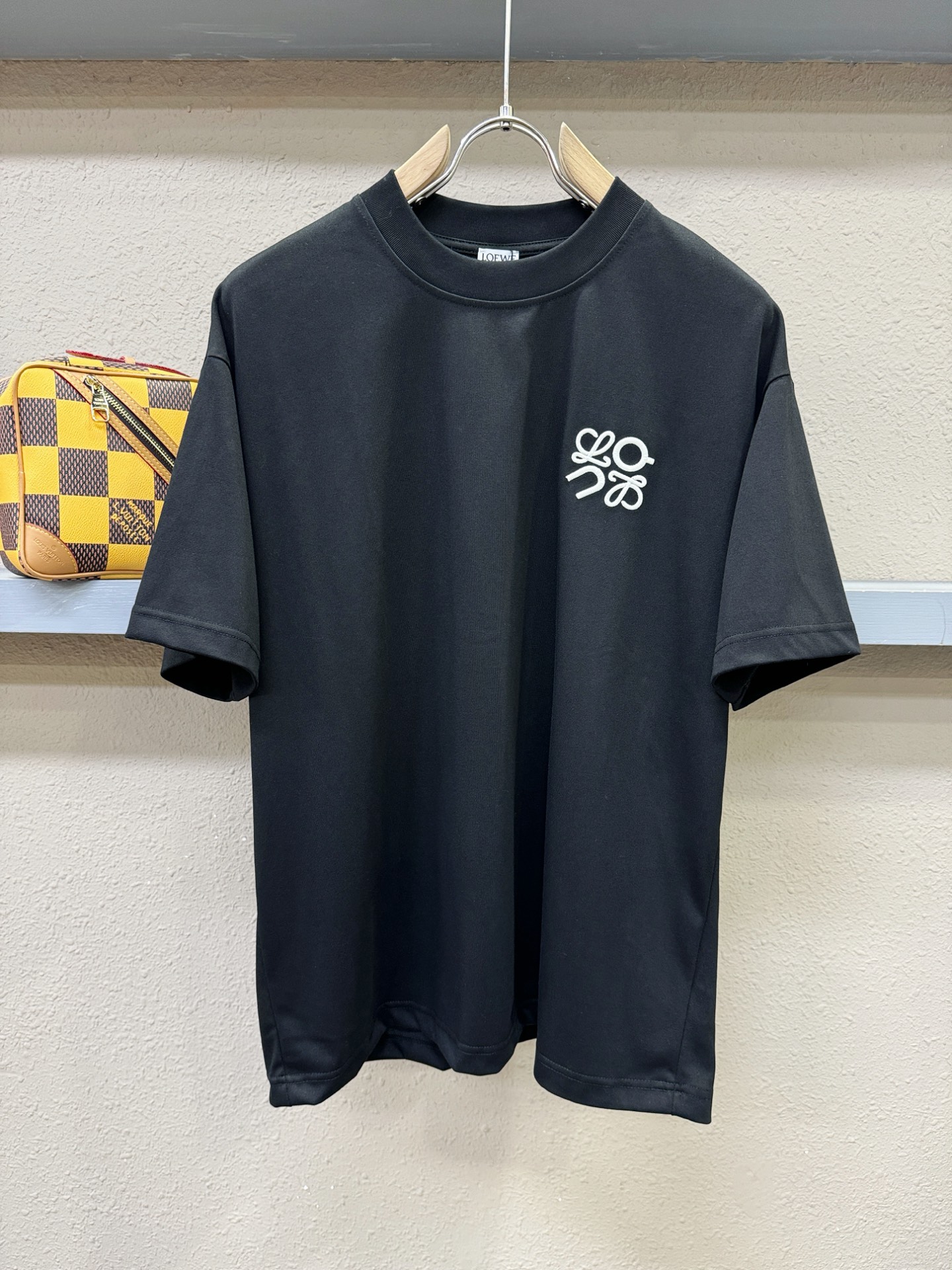 LOEWE罗意威 2026新款短袖T恤！走秀图案时尚休闲短袖T恤衫！设计logo设计！极具设计精选客供面
