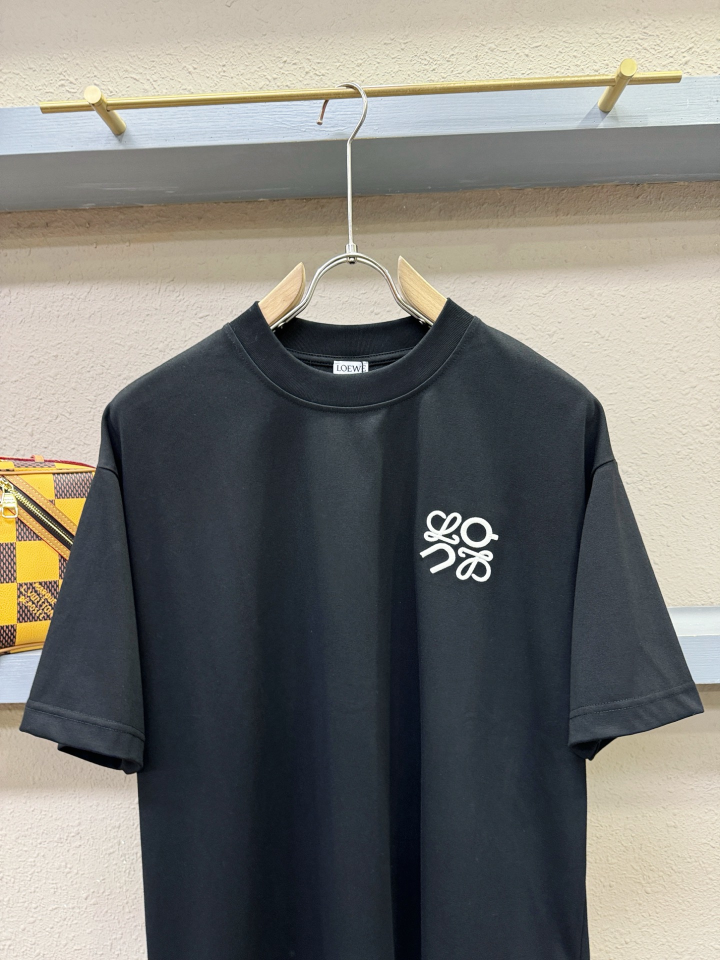 LOEWE罗意威 2026新款短袖T恤！走秀图案时尚休闲短袖T恤衫！设计logo设计！极具设计精选客供面