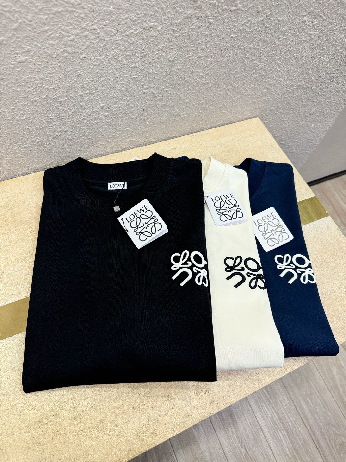 LOEWE罗意威 2026新款短袖T恤！走秀图案时尚休闲短袖T恤衫！设计logo设计！极具设计精选客供面