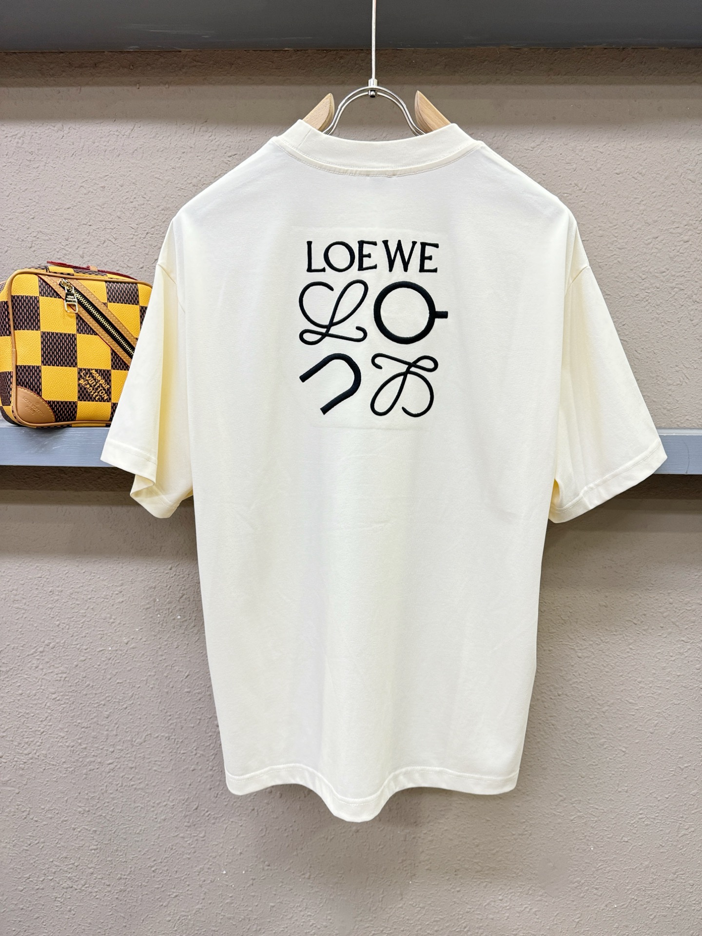 LOEWE罗意威 2026新款短袖T恤！走秀图案时尚休闲短袖T恤衫！设计logo设计！极具设计精选客供面