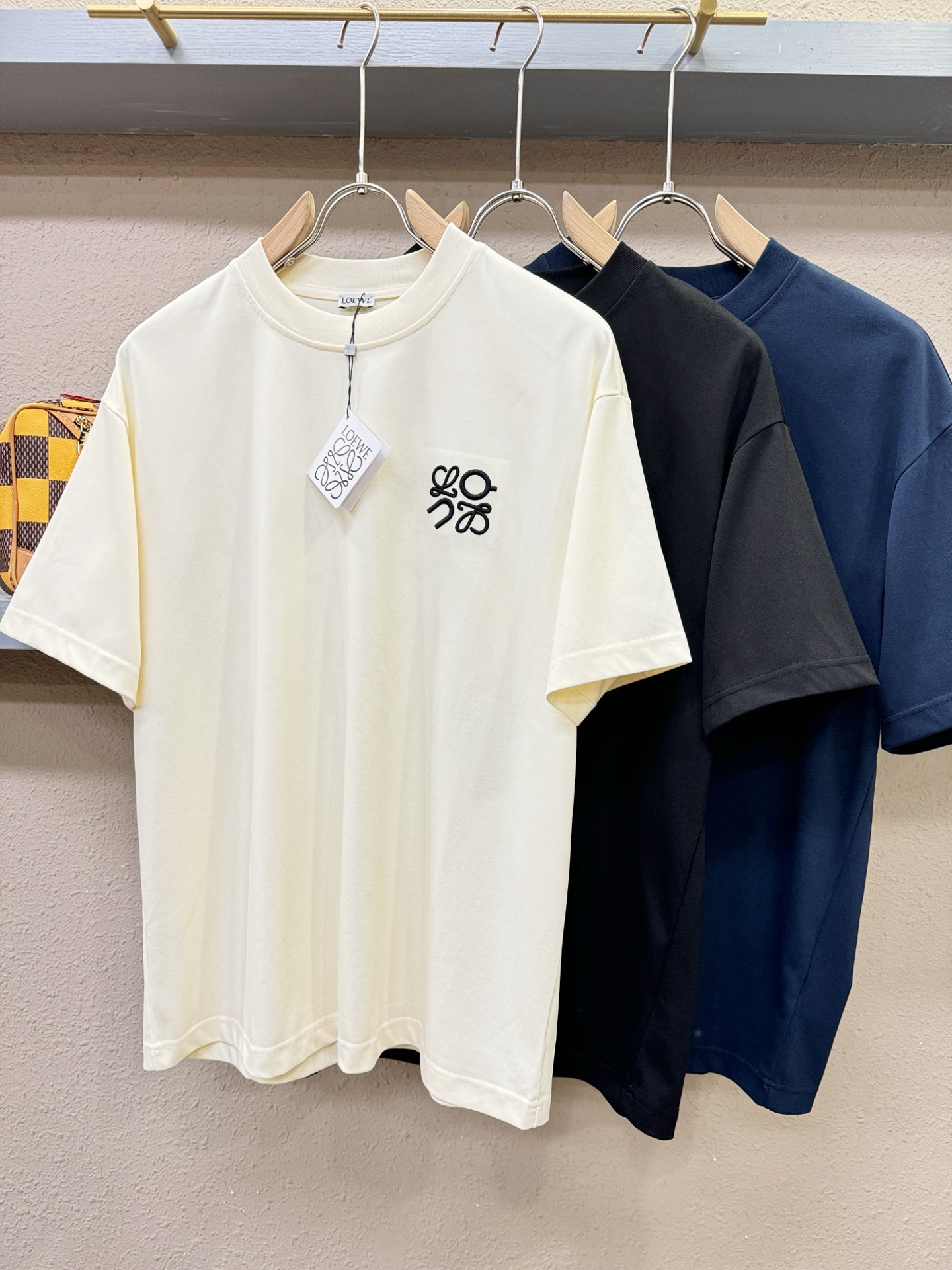 LOEWE罗意威 2026新款短袖T恤！走秀图案时尚休闲短袖T恤衫！设计logo设计！极具设计精选客供面