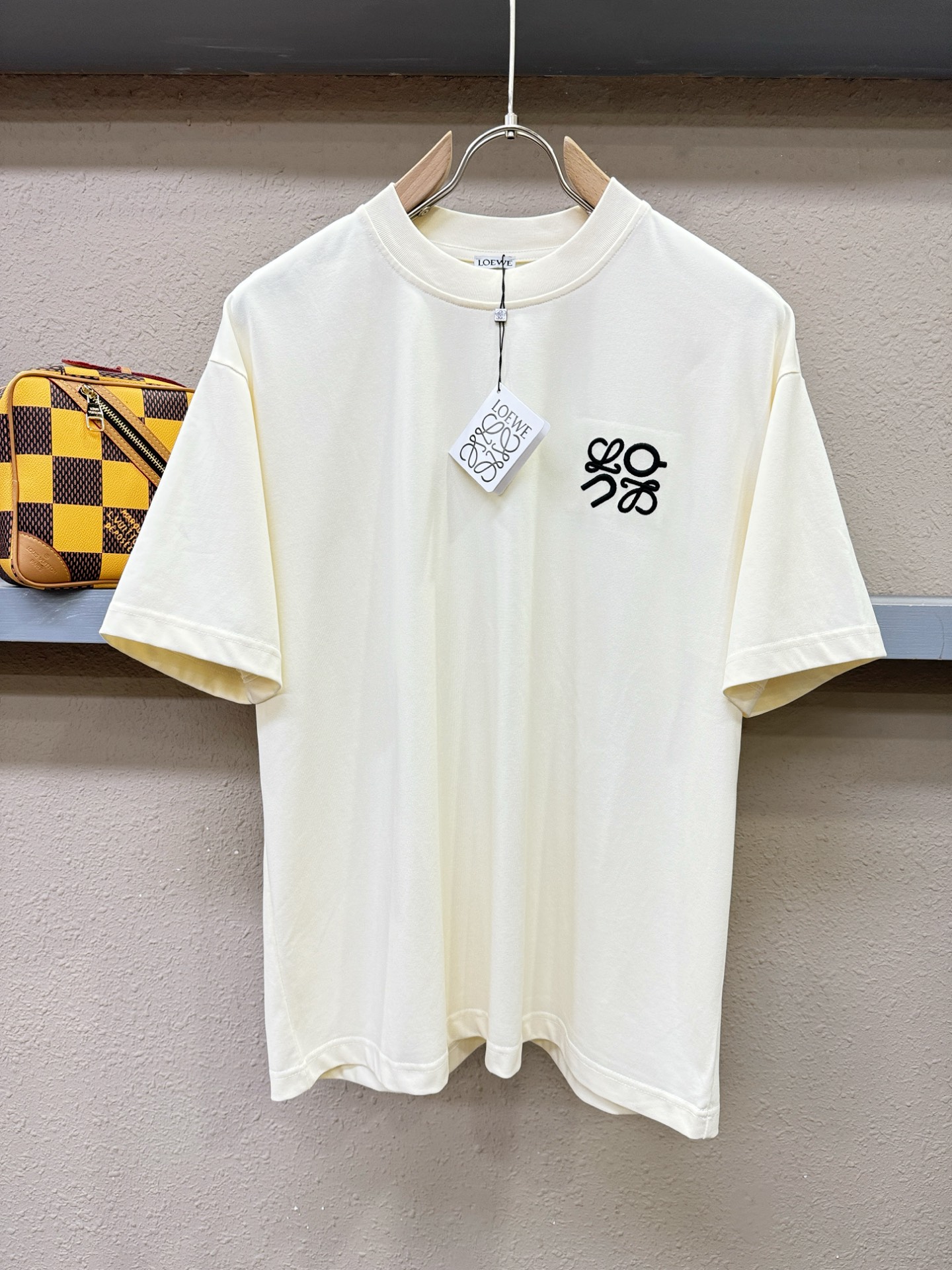 LOEWE罗意威 2026新款短袖T恤！走秀图案时尚休闲短袖T恤衫！设计logo设计！极具设计精选客供面