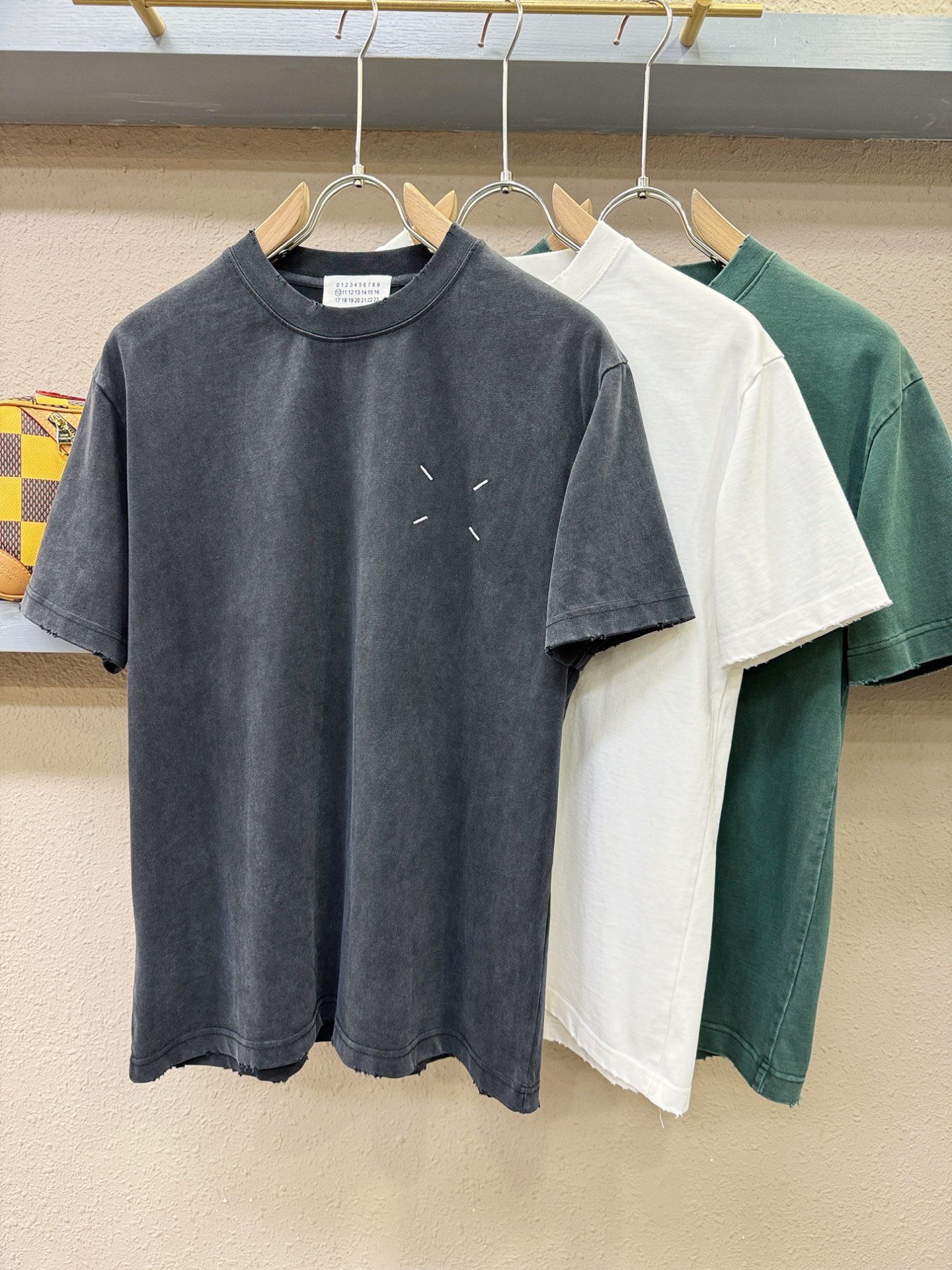 最大可穿240斤‼️马吉拉2026新款短袖T恤！走秀图案时尚休闲短袖T恤衫！设计logo设计！450克棉