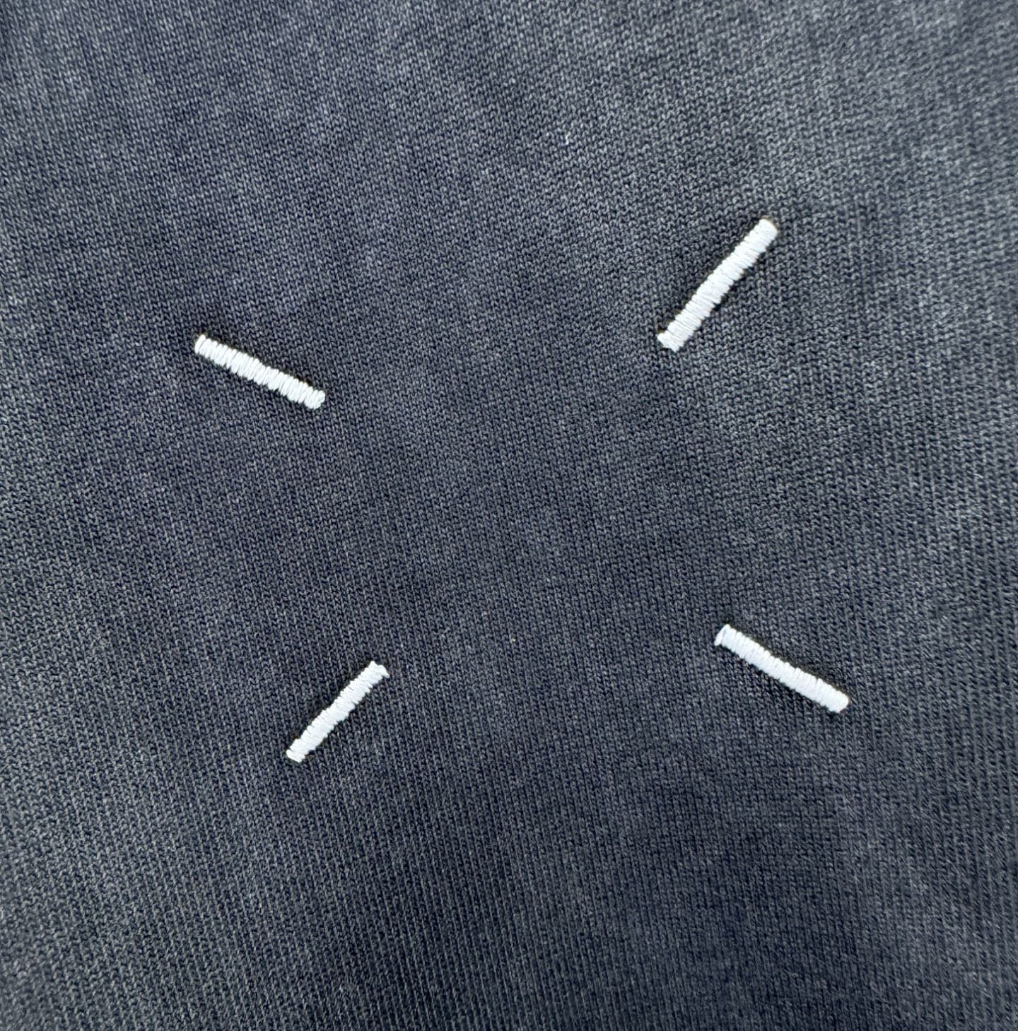 最大可穿240斤‼️马吉拉2026新款短袖T恤！走秀图案时尚休闲短袖T恤衫！设计logo设计！450克棉