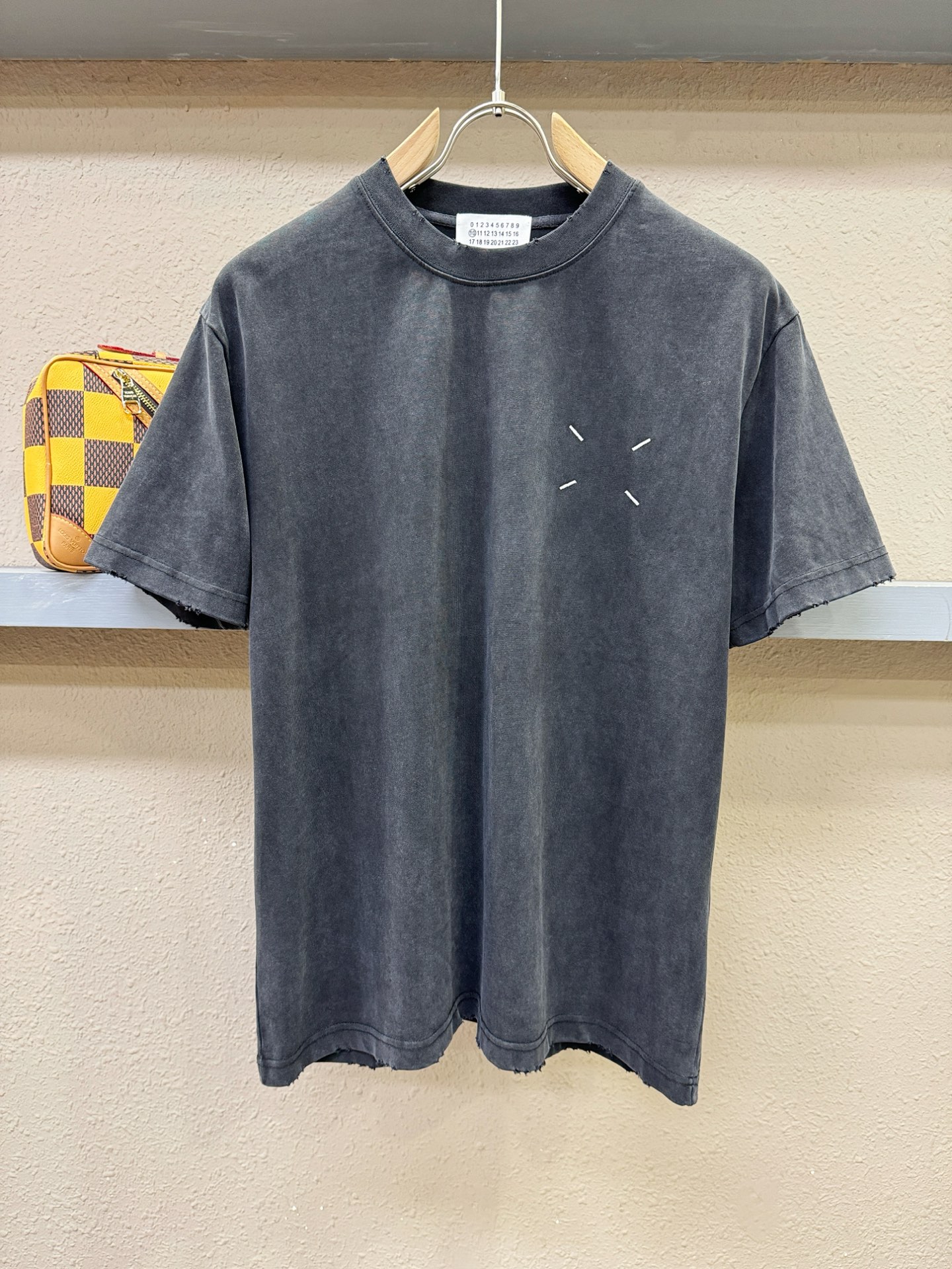 最大可穿240斤‼️马吉拉2026新款短袖T恤！走秀图案时尚休闲短袖T恤衫！设计logo设计！450克棉