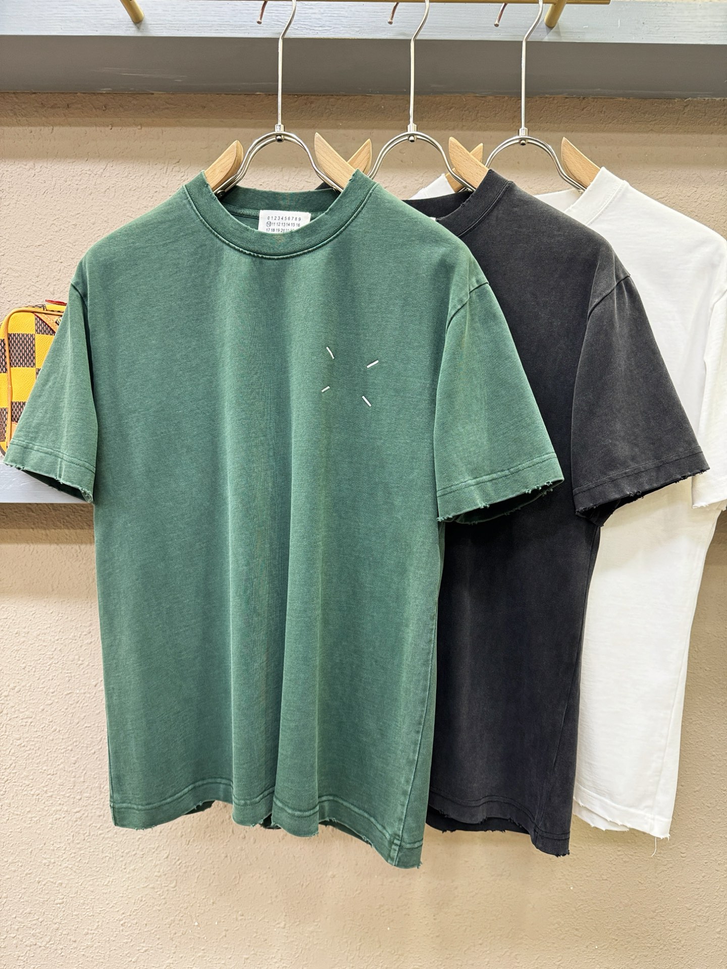 最大可穿240斤‼️马吉拉2026新款短袖T恤！走秀图案时尚休闲短袖T恤衫！设计logo设计！450克棉