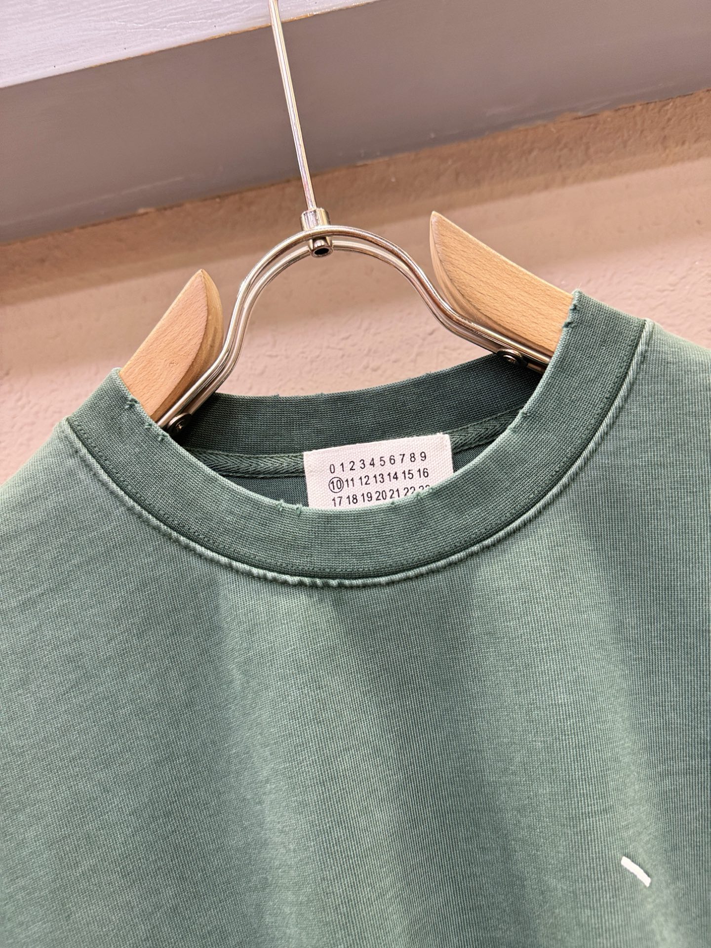 最大可穿240斤‼️马吉拉2026新款短袖T恤！走秀图案时尚休闲短袖T恤衫！设计logo设计！450克棉