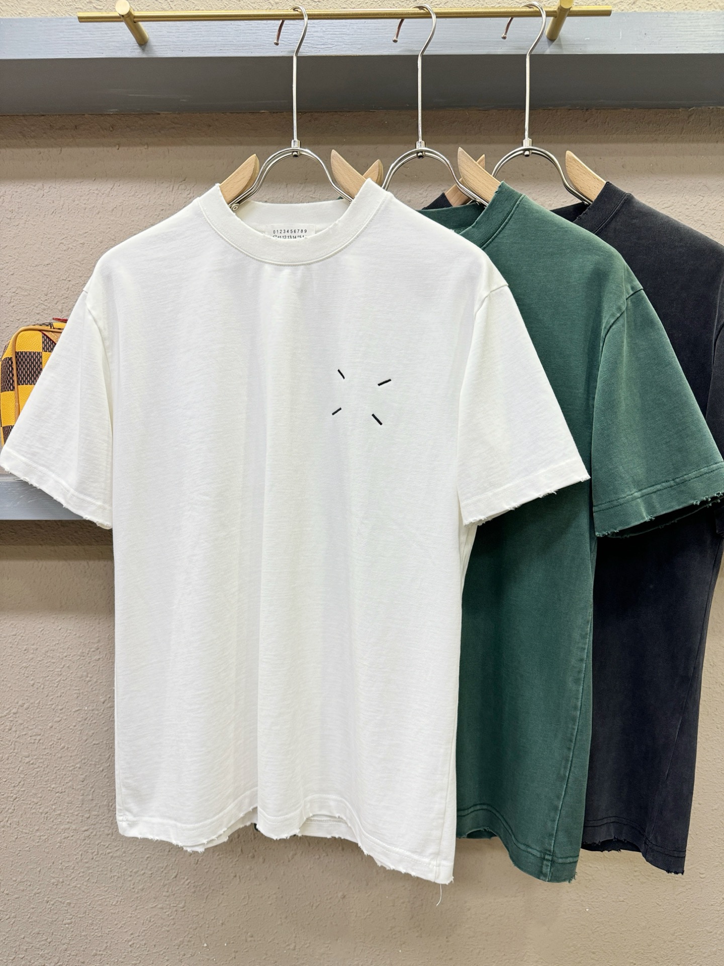 最大可穿240斤‼️马吉拉2026新款短袖T恤！走秀图案时尚休闲短袖T恤衫！设计logo设计！450克棉