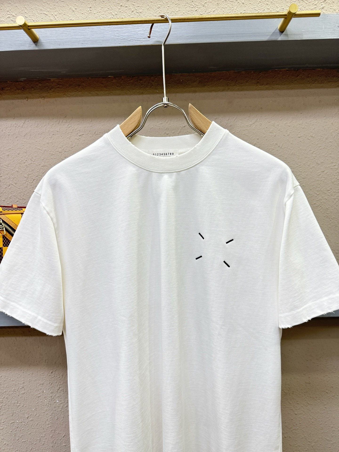 最大可穿240斤‼️马吉拉2026新款短袖T恤！走秀图案时尚休闲短袖T恤衫！设计logo设计！450克棉