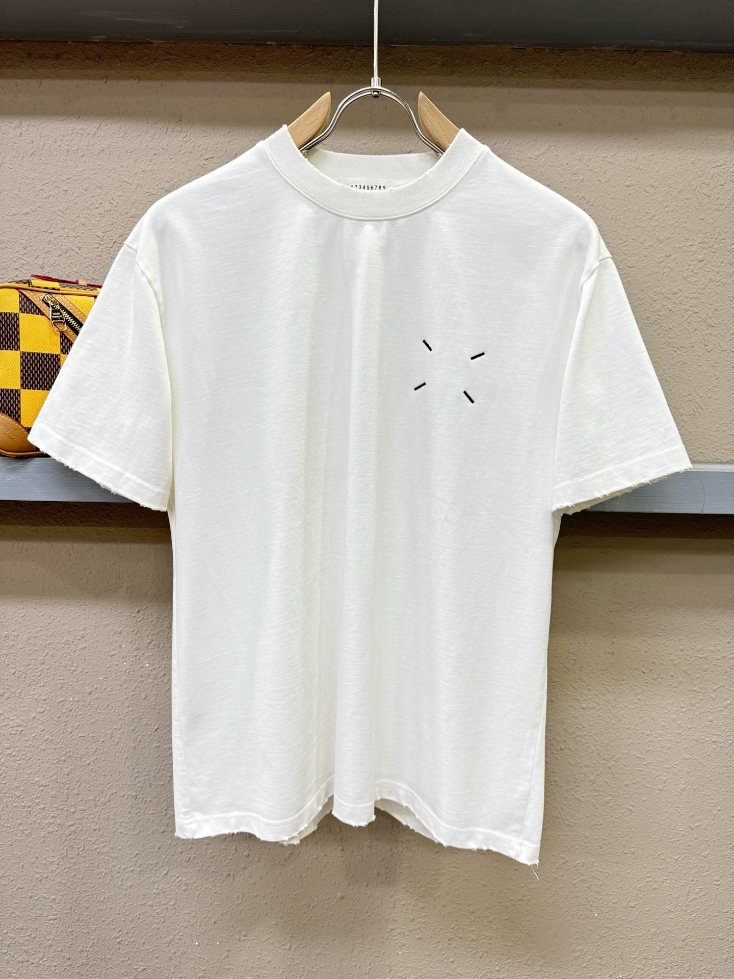 最大可穿240斤‼️马吉拉2026新款短袖T恤！走秀图案时尚休闲短袖T恤衫！设计logo设计！450克棉