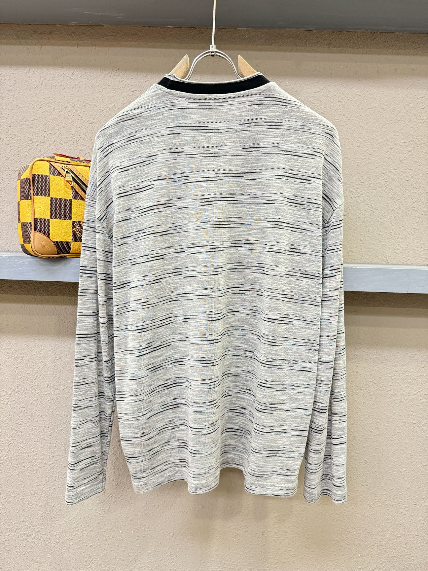 LOEWE罗意威 2026ss春夏新品 长袖T恤，经典Logo设计，百搭款 官网同步发售 定制面料，柔软