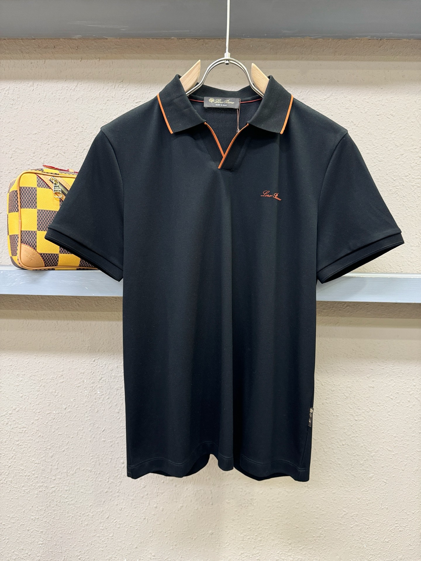 loro Piana诺悠翩雅 2026春夏新款首发专柜最新款翻领短袖，100%双丝光珠地棉面料，高端订制