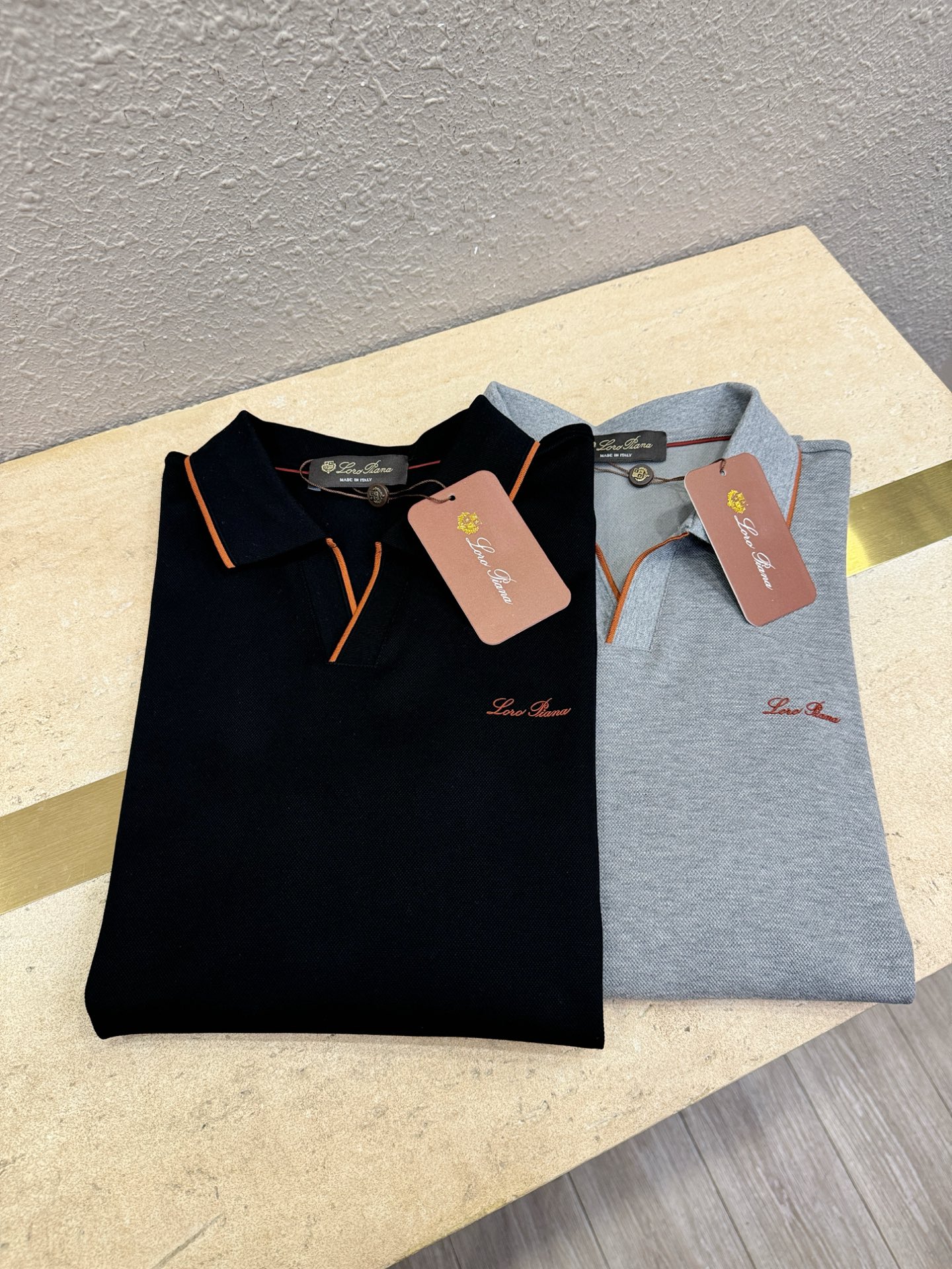 loro Piana诺悠翩雅 2026春夏新款首发专柜最新款翻领短袖，100%双丝光珠地棉面料，高端订制