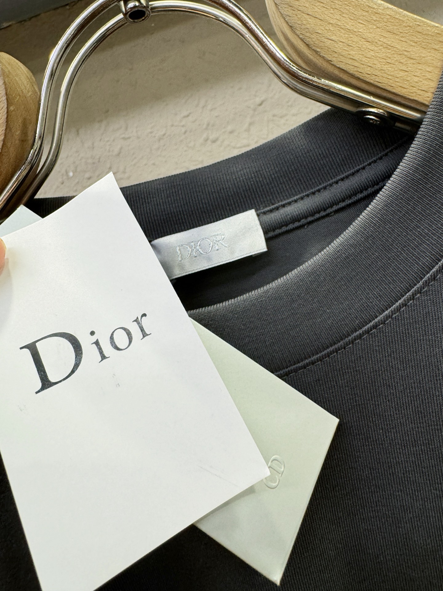 Dior迪奥2026新款短袖T恤！男女同款！走秀图案时尚休闲短袖T恤衫！设计logo设计！极具设计精选客