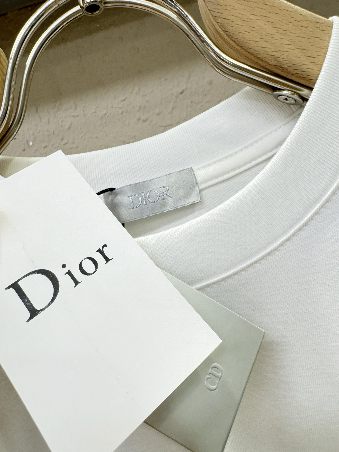 Dior迪奥2026新款短袖T恤！男女同款！走秀图案时尚休闲短袖T恤衫！设计logo设计！极具设计精选客