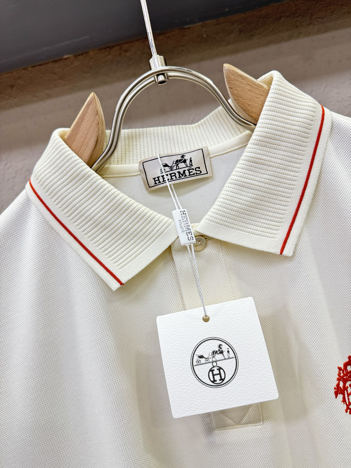 Hermès爱马仕 2026春夏新款首发专柜最新款翻领短袖，100%双丝光珠地棉面料，高端订制 设计前卫