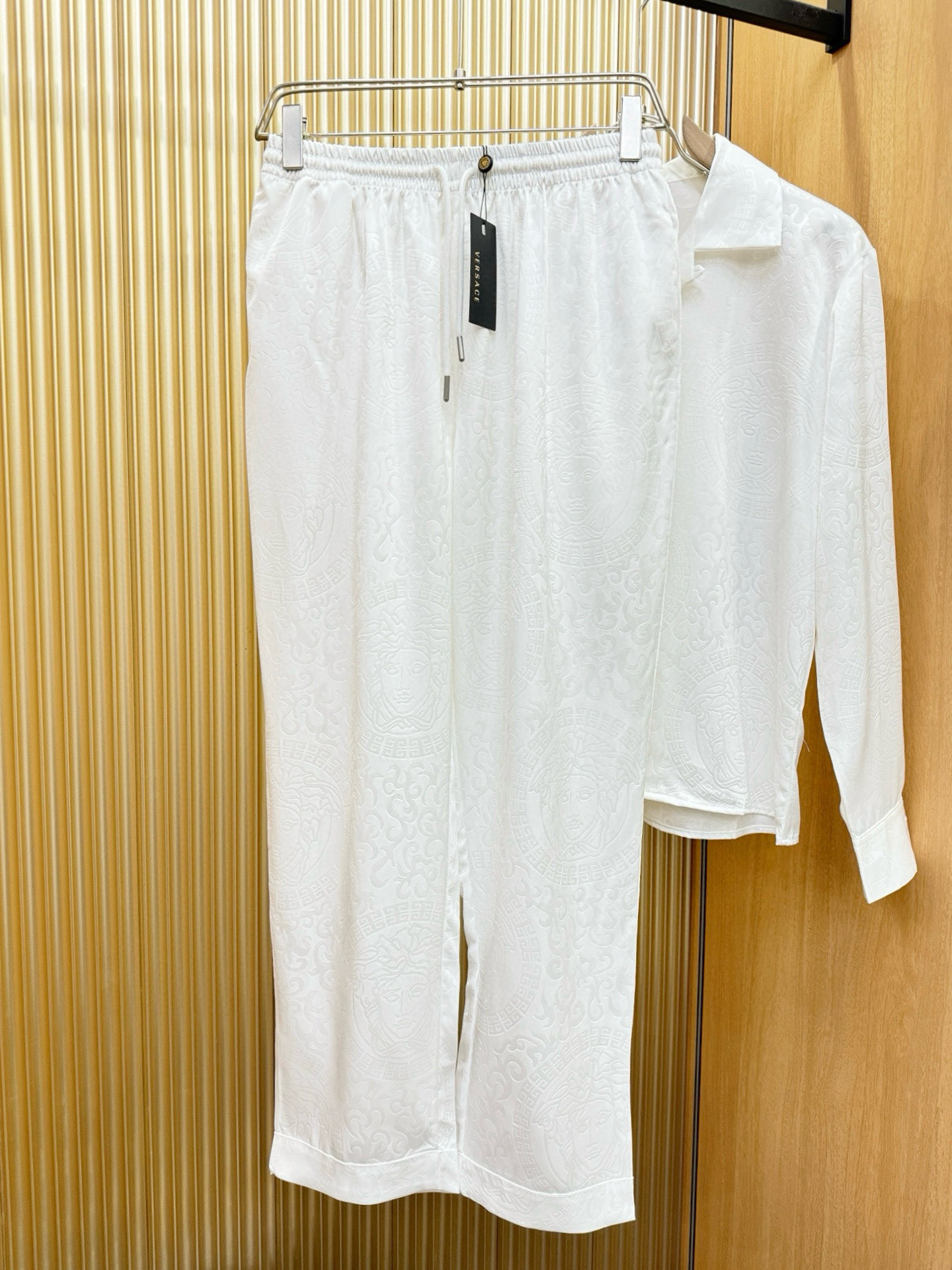 高定款(真丝面料升级 )最大可穿250斤‼️Versace 范思哲 新款真丝套装，男女同款家居服套装，定