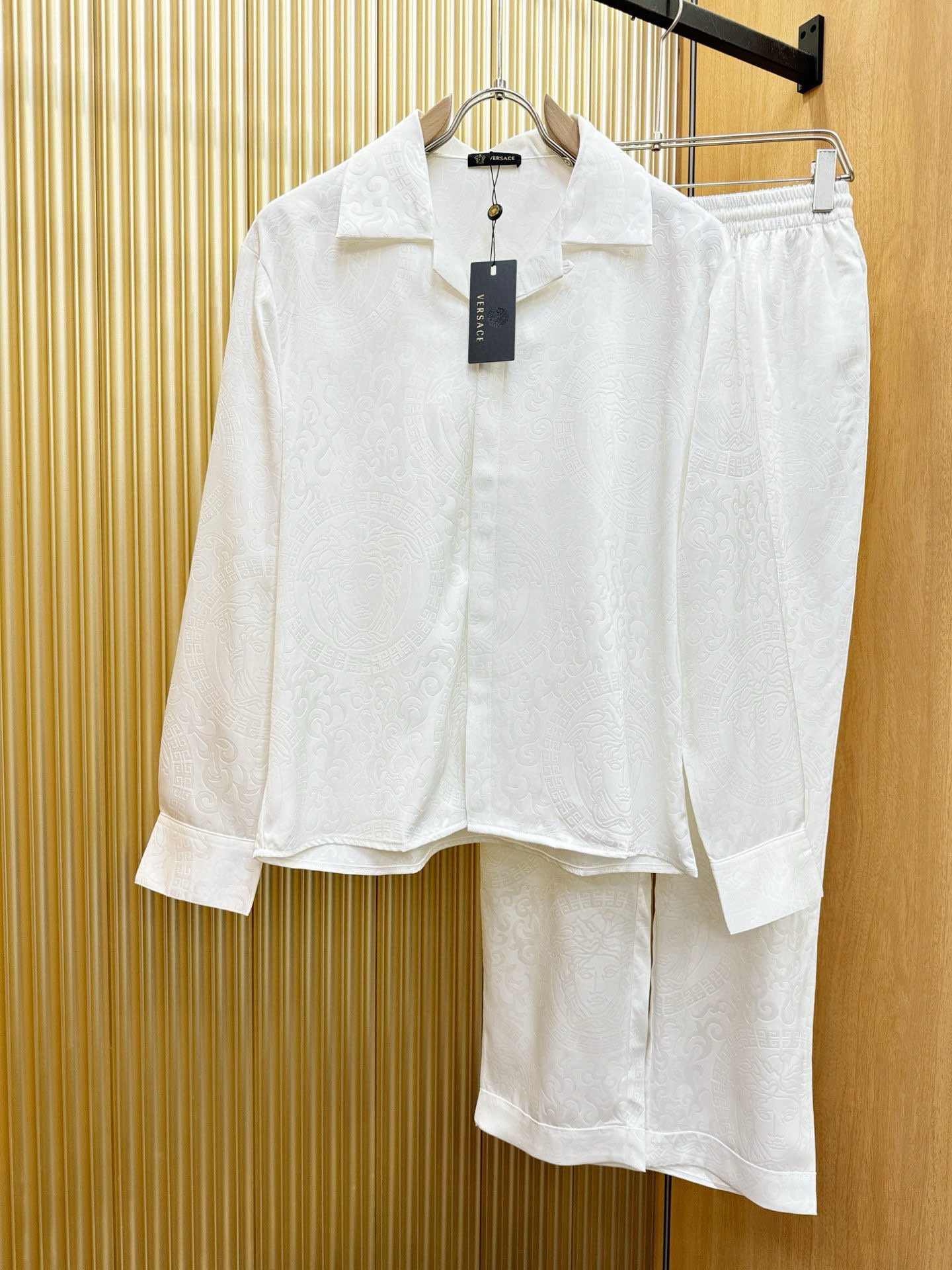 高定款(真丝面料升级 )最大可穿250斤‼️Versace 范思哲 新款真丝套装，男女同款家居服套装，定