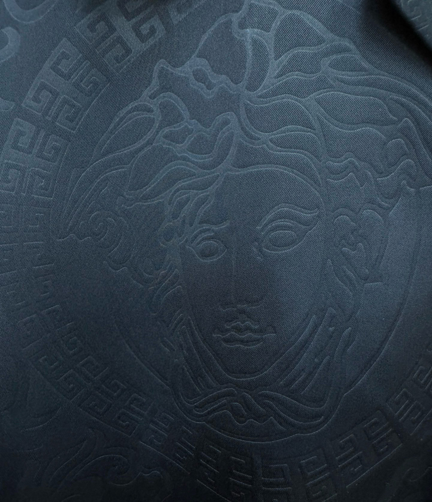 高定款(真丝面料升级 )最大可穿250斤‼️Versace 范思哲 新款真丝套装，男女同款家居服套装，定